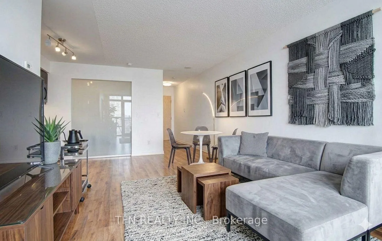Photo 3 of Unit 1723, 38 Joe Shuster Way, Toronto, Niagara — HOMEH