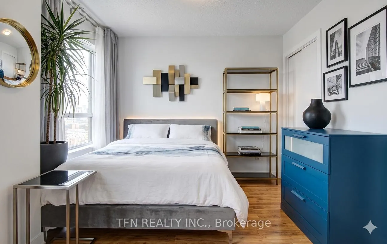 Photo 4 of Unit 1723, 38 Joe Shuster Way, Toronto, Niagara — HOMEH