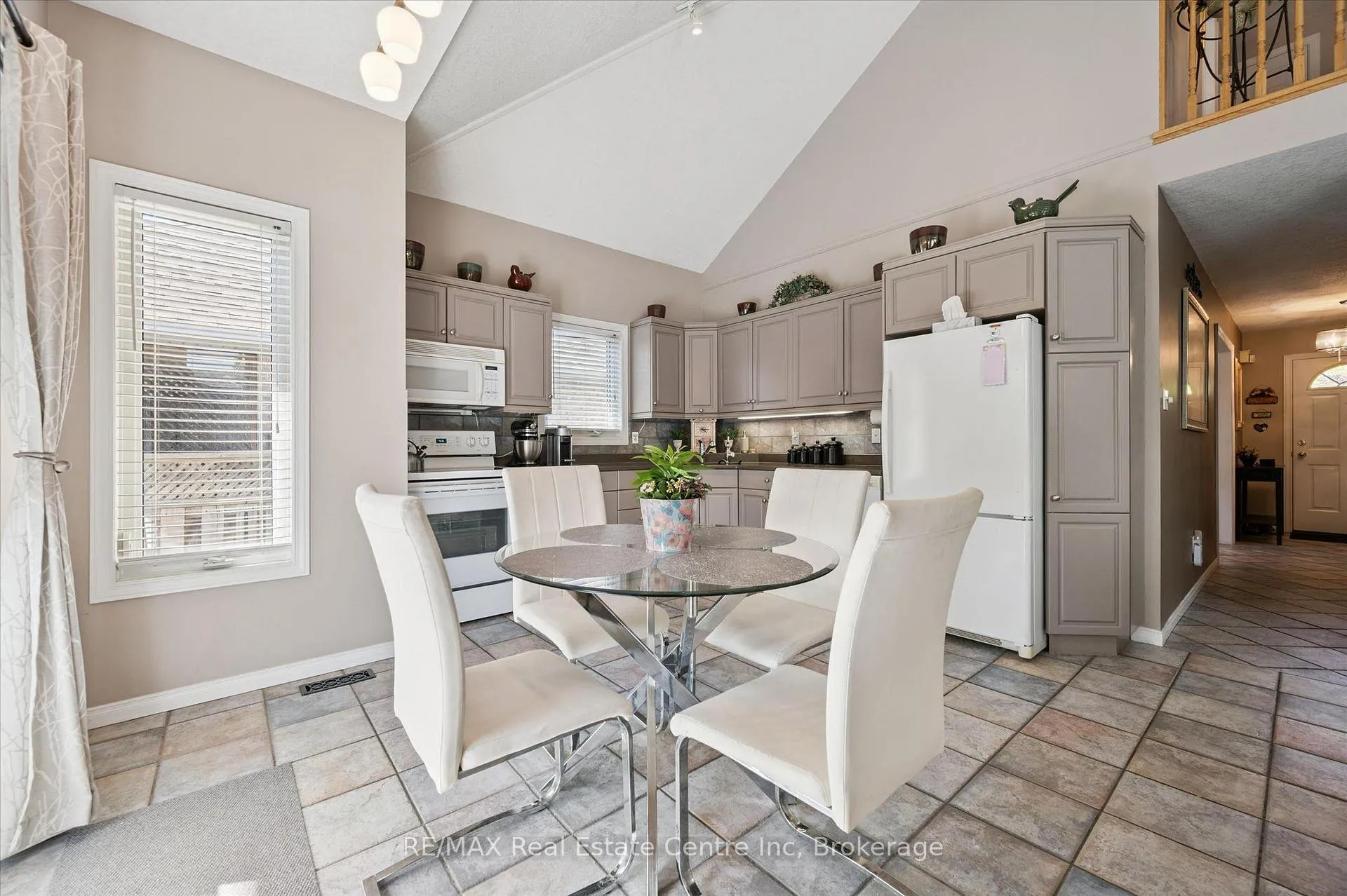 Photo 7 of 24 Pine Ridge Drive, Guelph, Pineridge/Westminster Woods — HOMEH