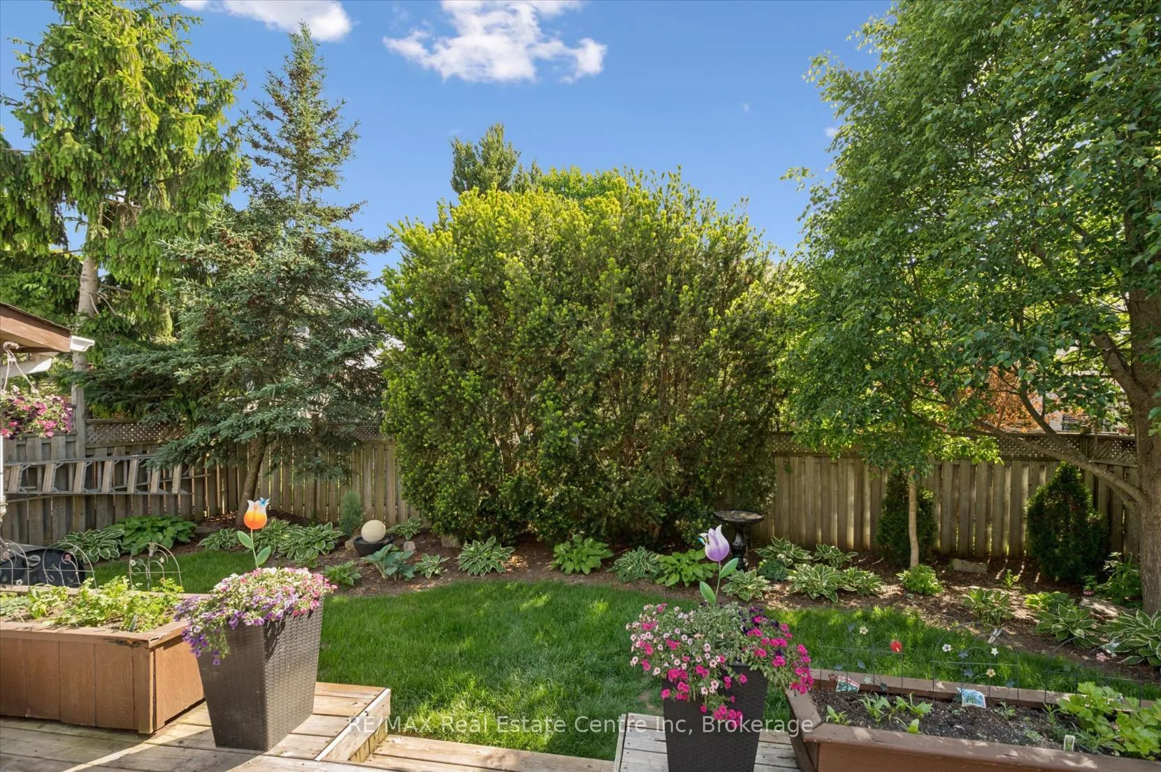 Photo 21 of 24 Pine Ridge Drive, Guelph, Pineridge/Westminster Woods — HOMEH