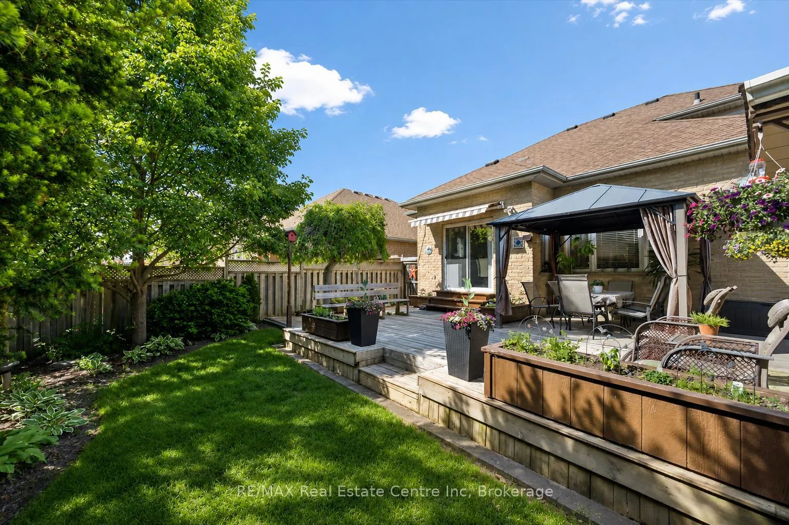 Photo 22 of 24 Pine Ridge Drive, Guelph, Pineridge/Westminster Woods — HOMEH