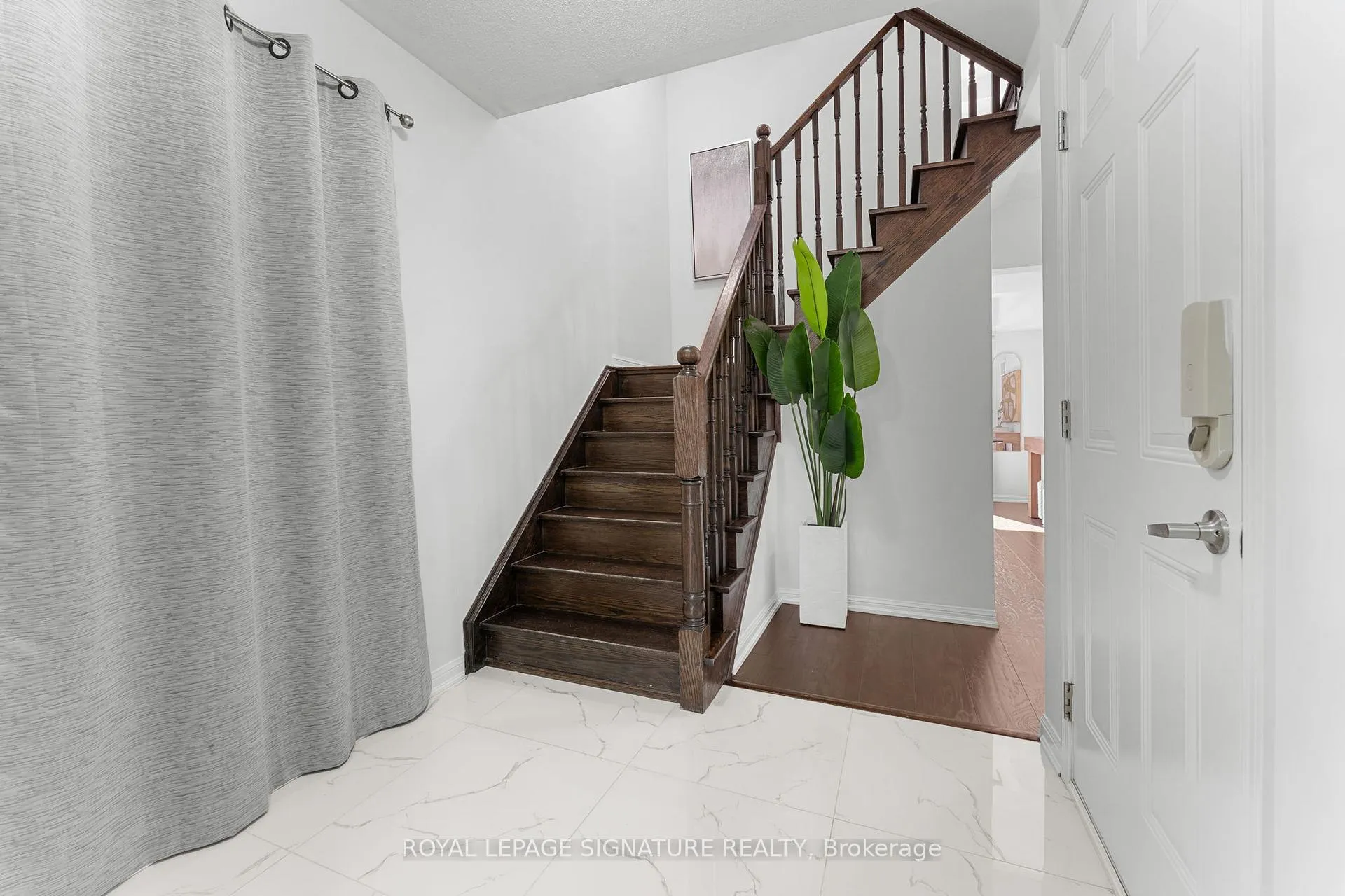 Photo 2 of 22 Donomore Drive, Brampton, Northwest Brampton — HOMEH
