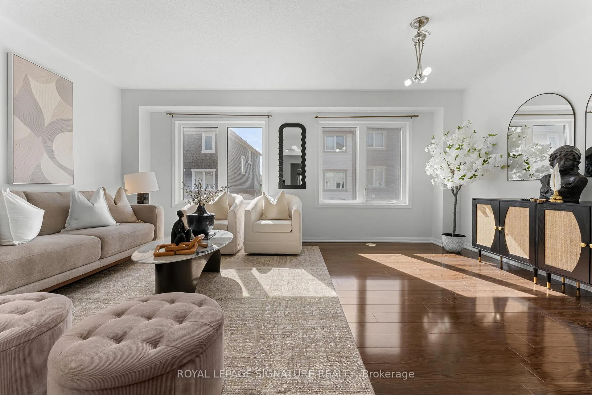 Photo 5 of 22 Donomore Drive, Brampton, Northwest Brampton — HOMEH