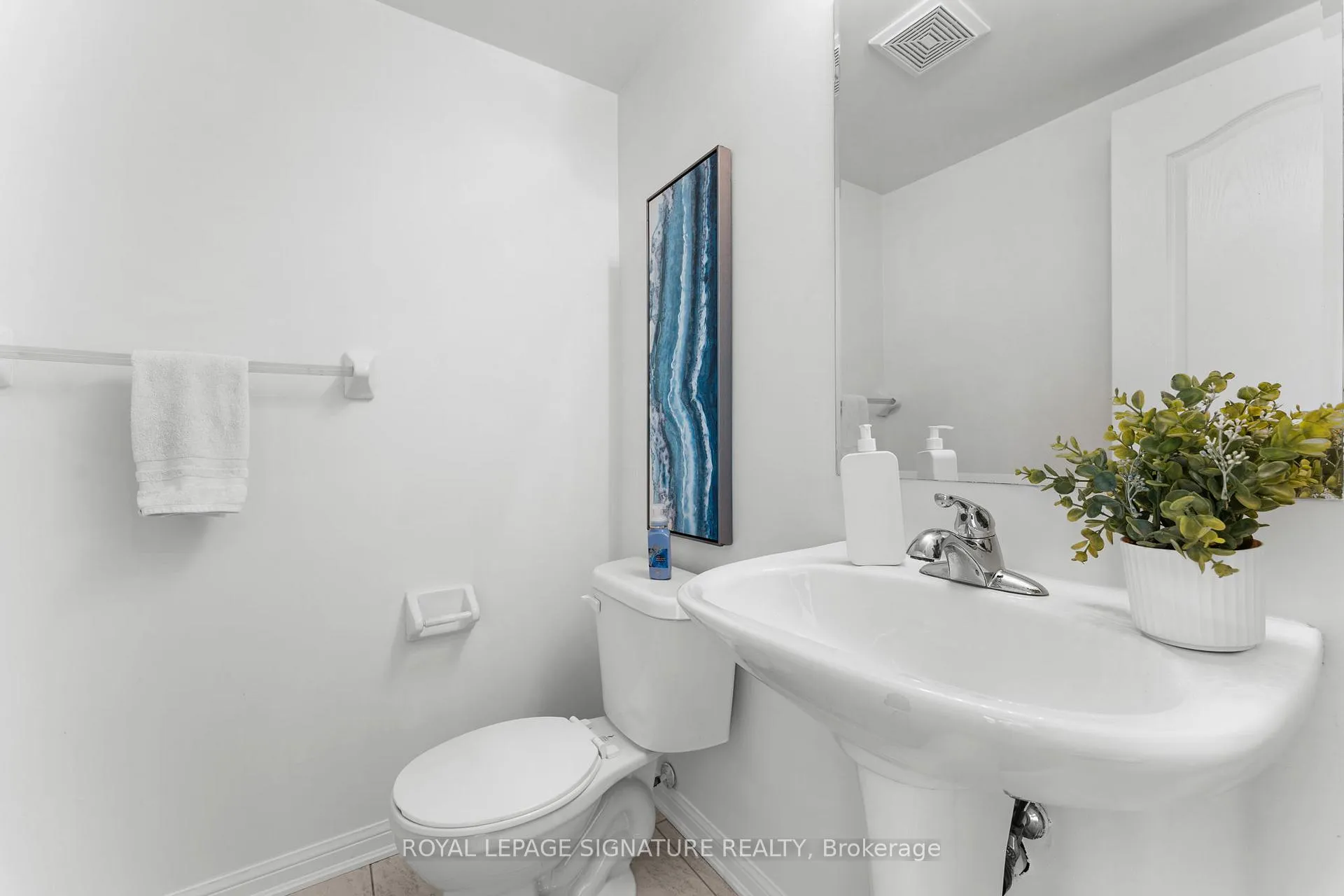 Photo 18 of 22 Donomore Drive, Brampton, Northwest Brampton — HOMEH
