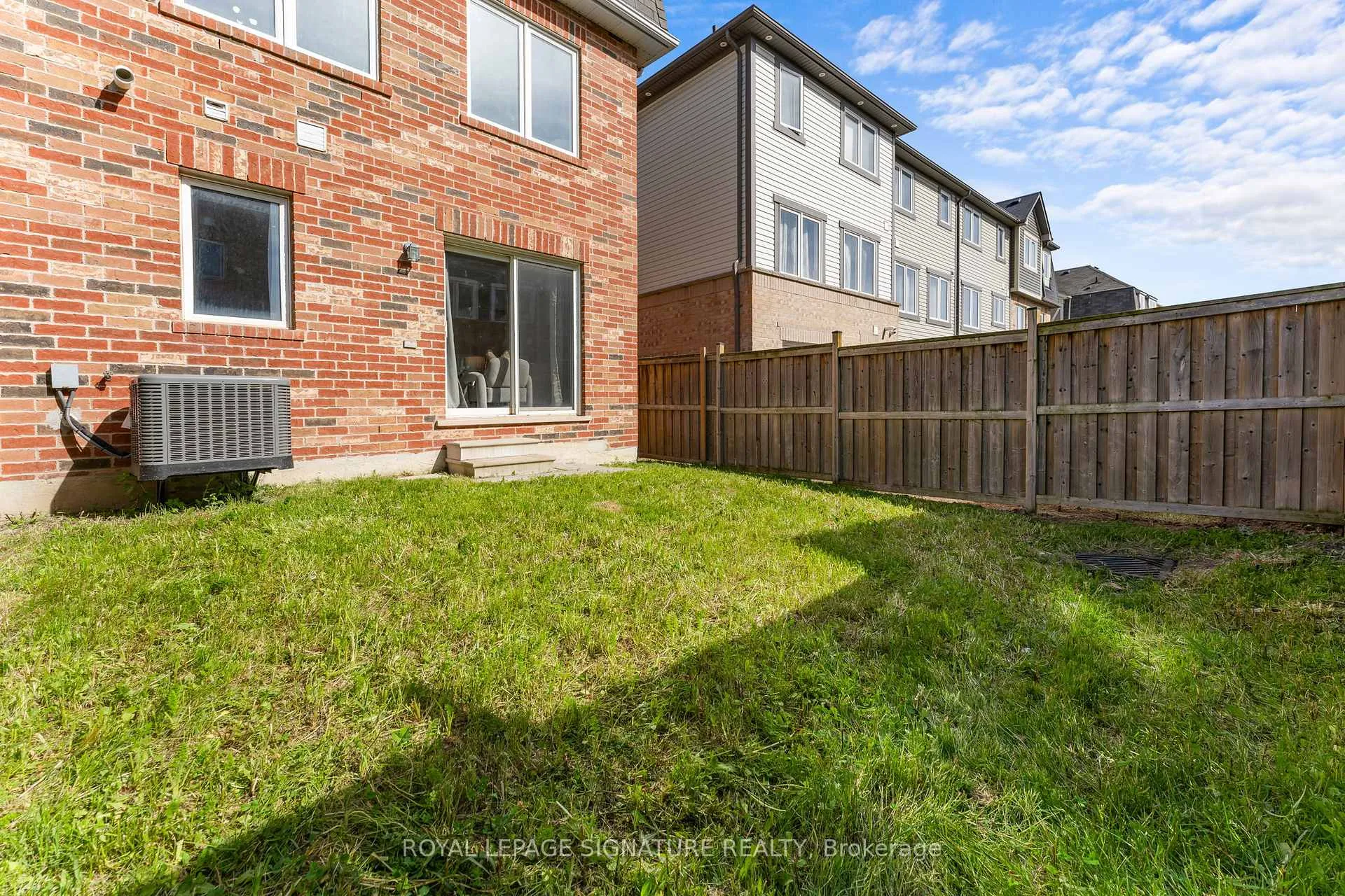 Photo 33 of 22 Donomore Drive, Brampton, Northwest Brampton — HOMEH