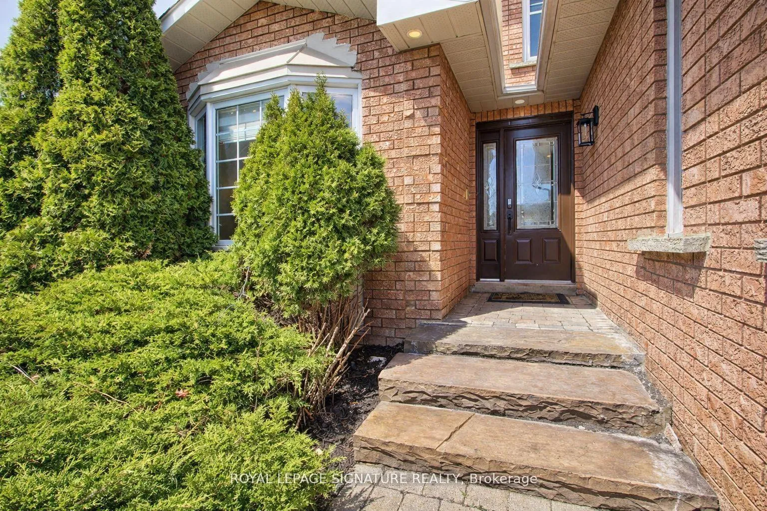 Photo 3 of 43 Falstaff Crescent, Whitby, Rolling Acres — HOMEH