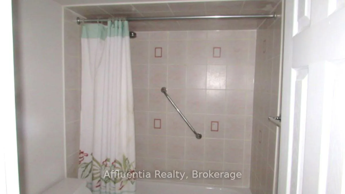 Photo 9 of 132 Oakborough Drive, Markham, Box Grove — HOMEH