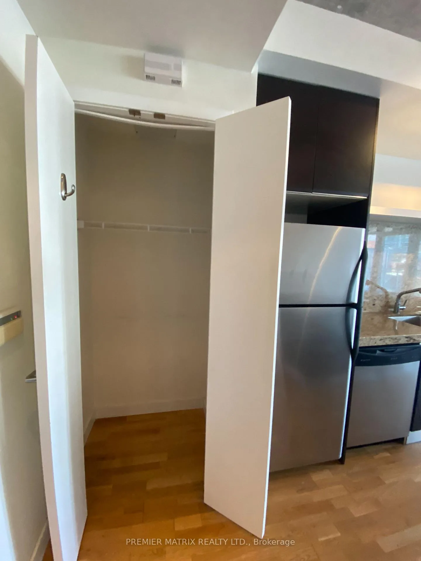 Photo 5 of Unit 514, 75 Portland Street, Toronto, Waterfront Communities — HOMEH