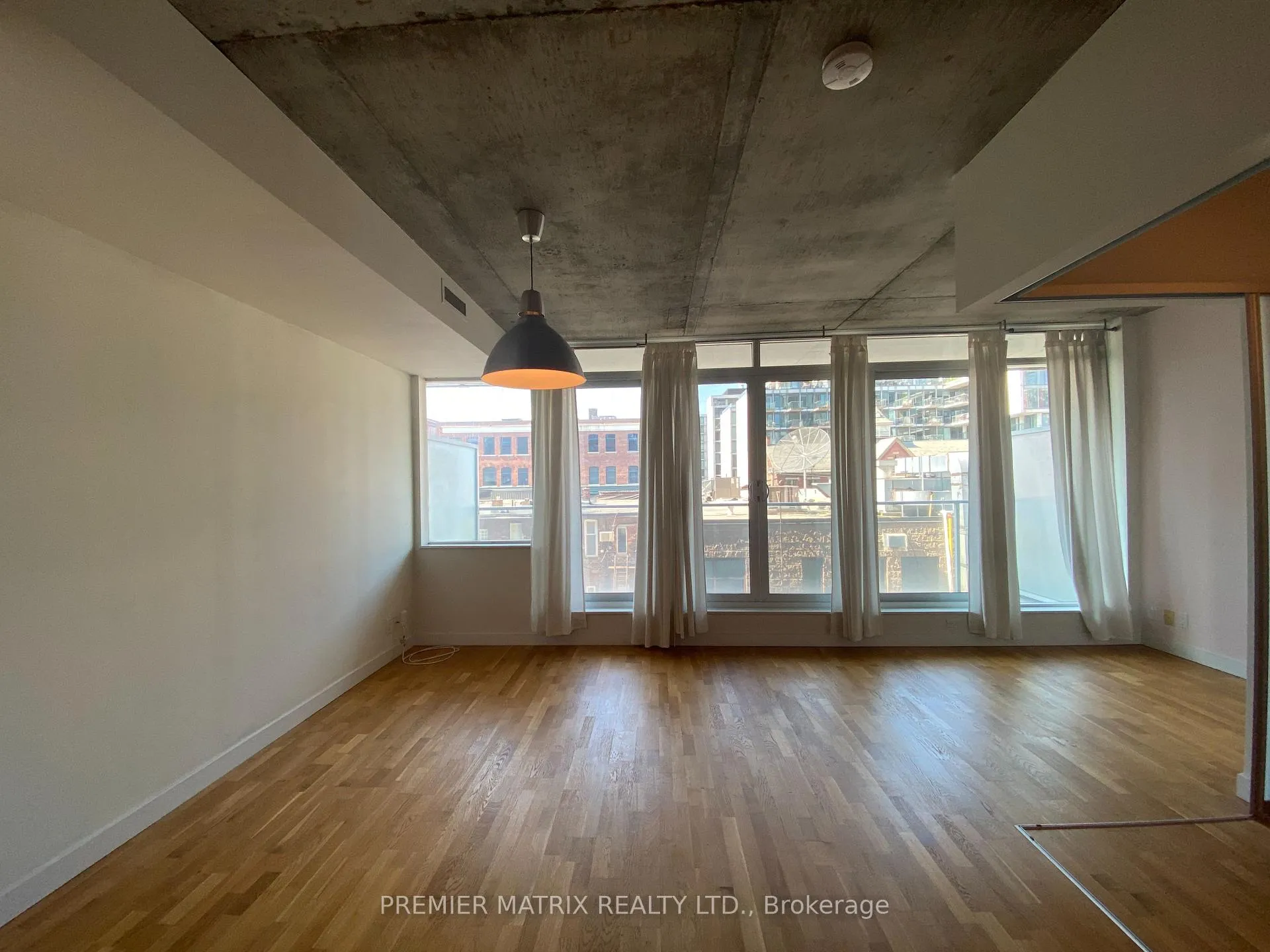 Photo 6 of Unit 514, 75 Portland Street, Toronto, Waterfront Communities — HOMEH