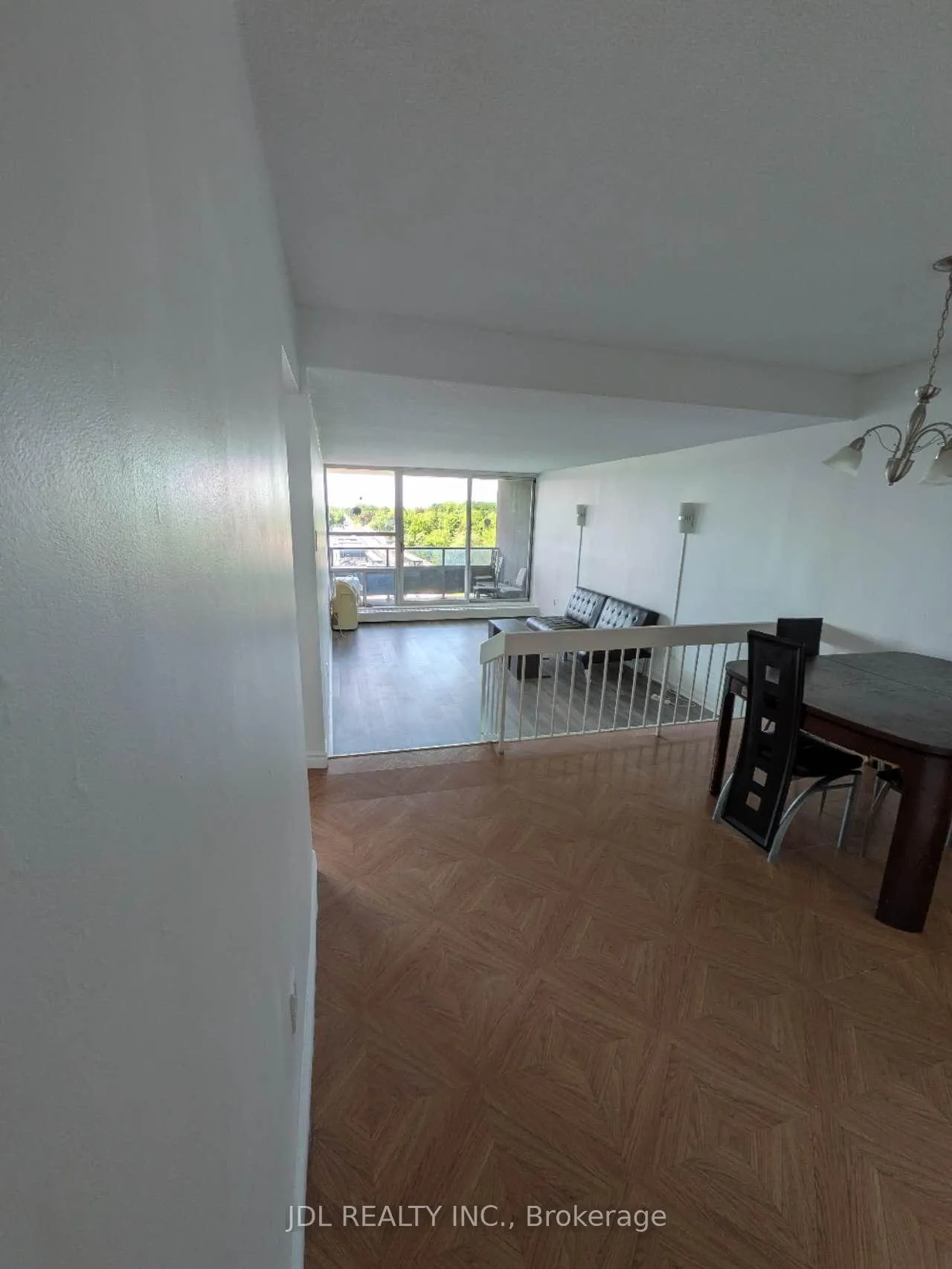 Photo 4 of Unit 1003, 4101 Steeles Avenue E, Scarborough, Agincourt South-Malvern West — HOMEH