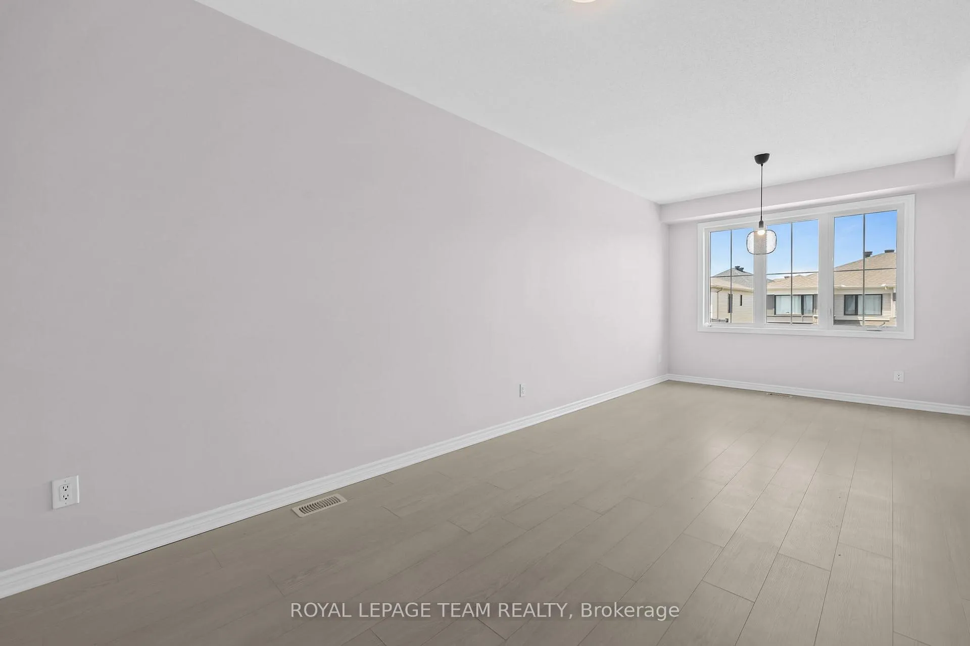 Photo 4 of 53 Lentago Avenue, Ottawa, Barrhaven - Half Moon Bay — HOMEH