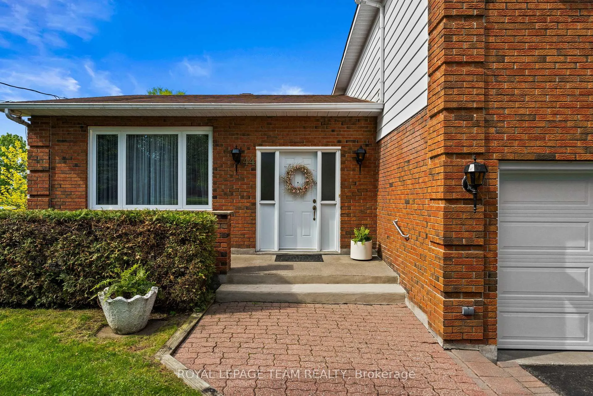Photo 3 of 44 Steeple Hill Crescent, Ottawa, Fallowfield — HOMEH