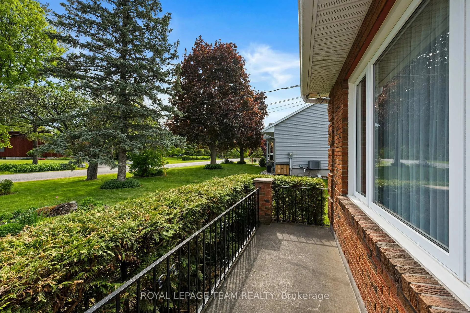 Photo 4 of 44 Steeple Hill Crescent, Ottawa, Fallowfield — HOMEH