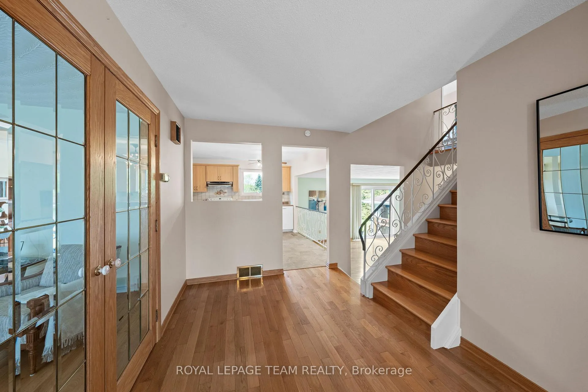 Photo 6 of 44 Steeple Hill Crescent, Ottawa, Fallowfield — HOMEH