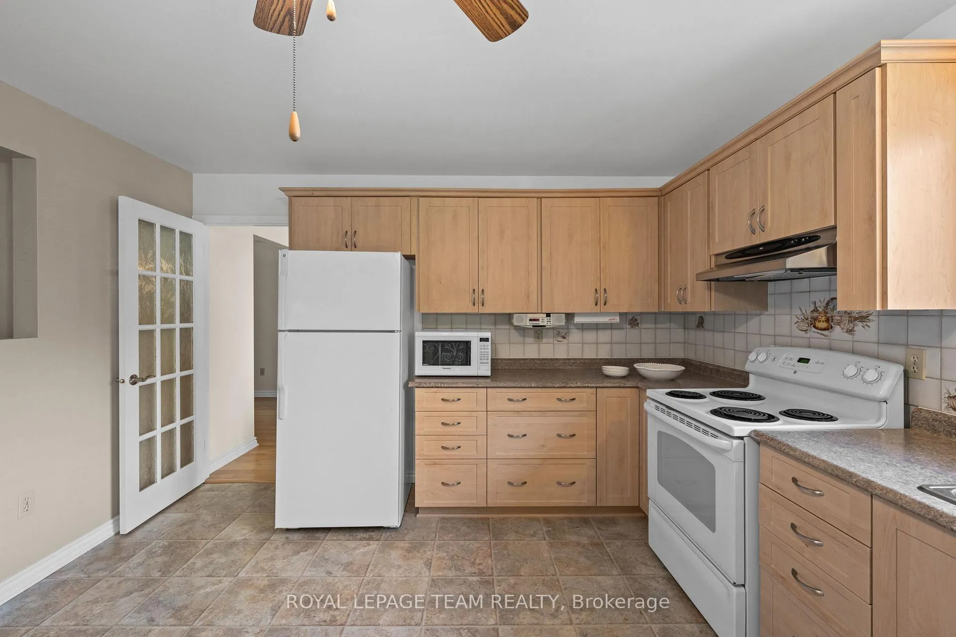 Photo 14 of 44 Steeple Hill Crescent, Ottawa, Fallowfield — HOMEH