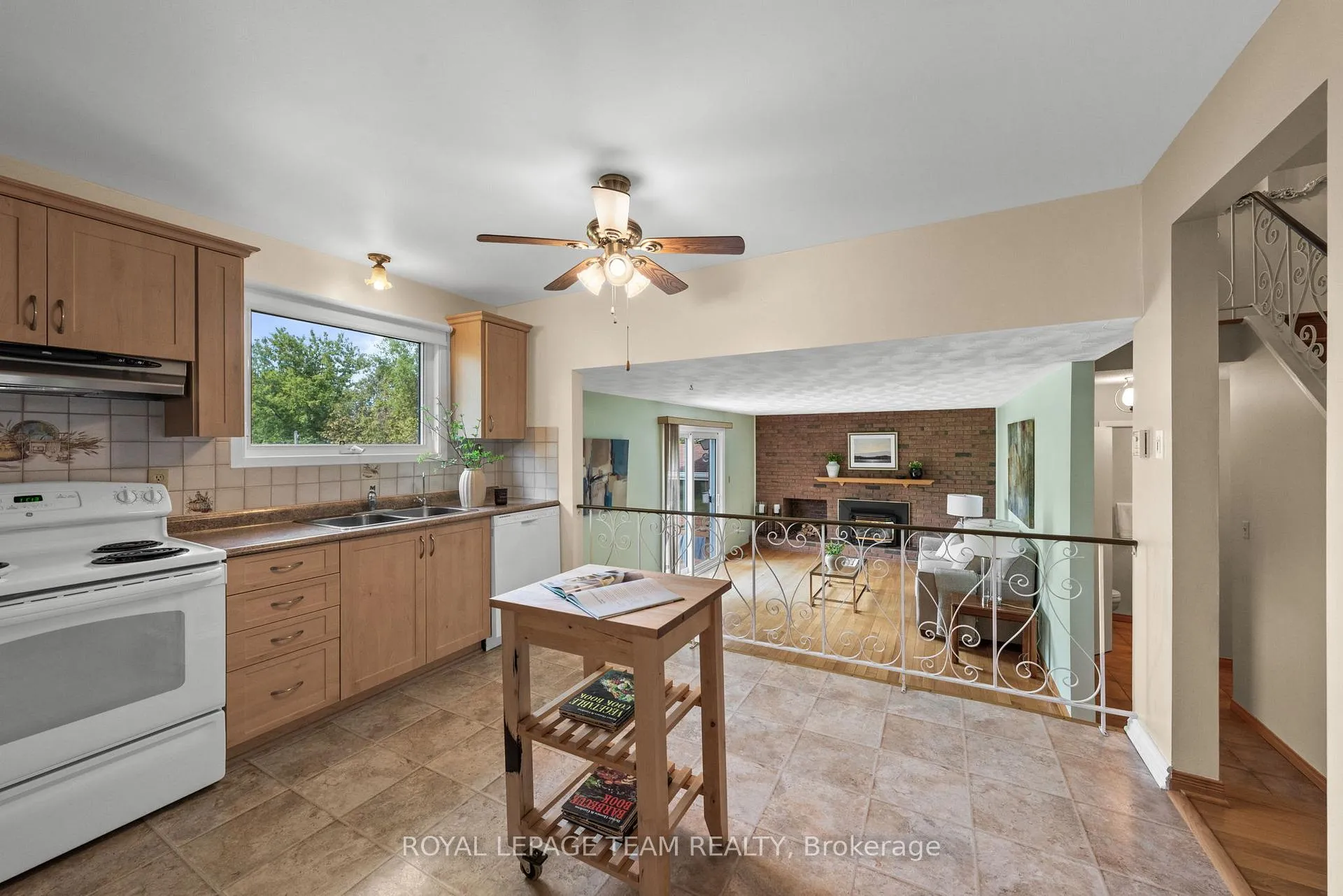 Photo 15 of 44 Steeple Hill Crescent, Ottawa, Fallowfield — HOMEH