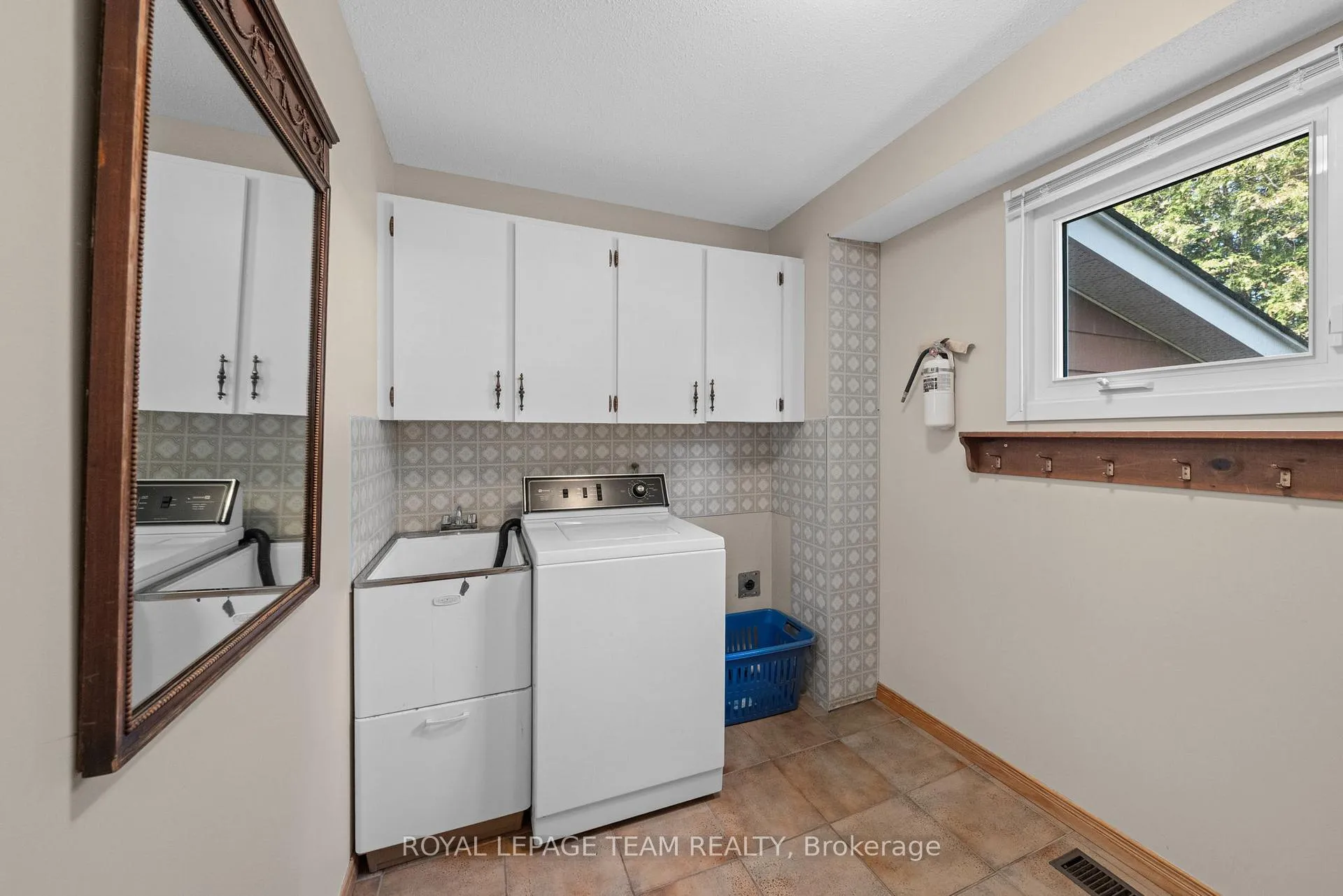 Photo 21 of 44 Steeple Hill Crescent, Ottawa, Fallowfield — HOMEH
