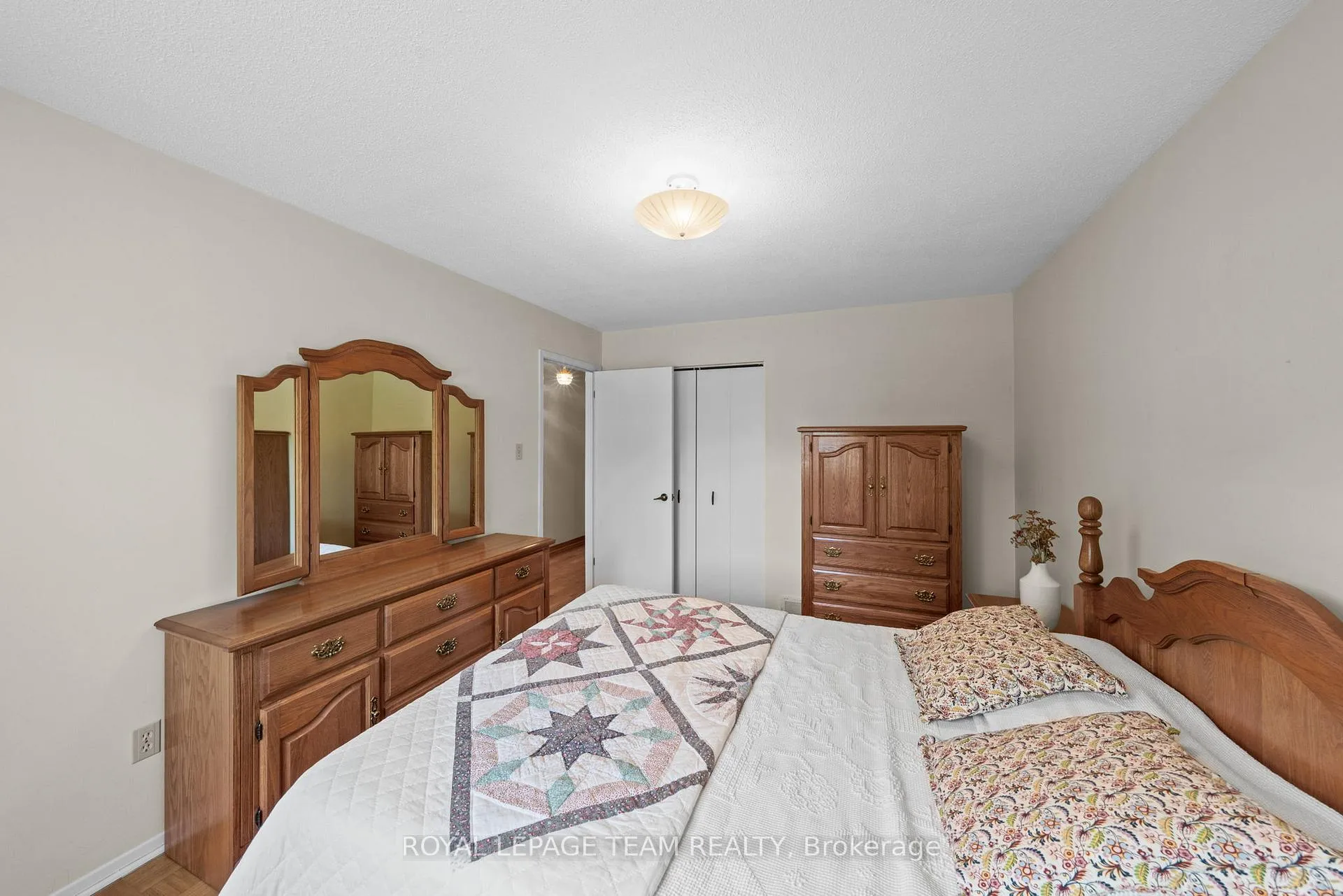 Photo 32 of 44 Steeple Hill Crescent, Ottawa, Fallowfield — HOMEH