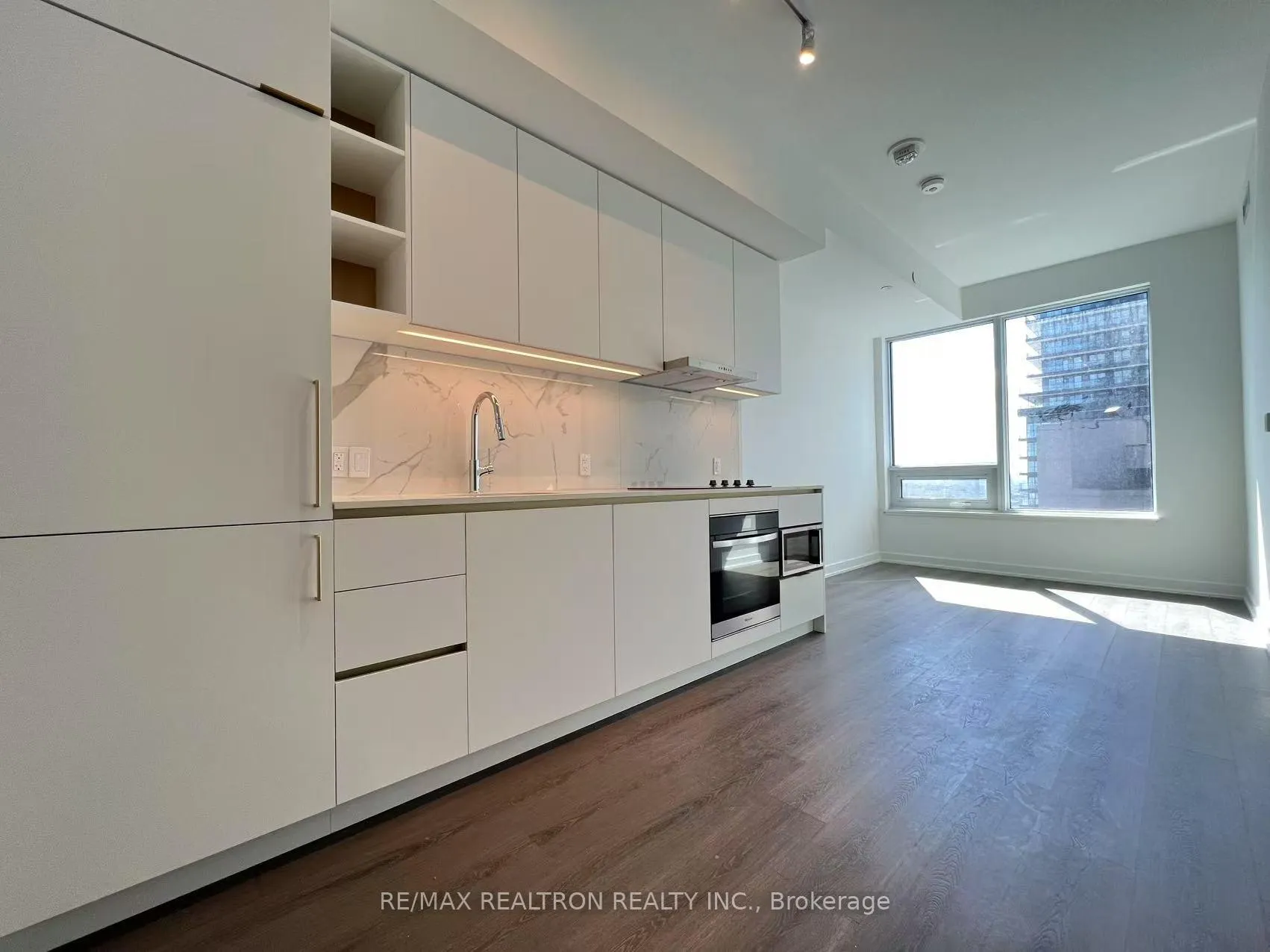 Photo 3 of Unit 3202, 8 Wellesley Street W, Toronto, Bay Street Corridor — HOMEH
