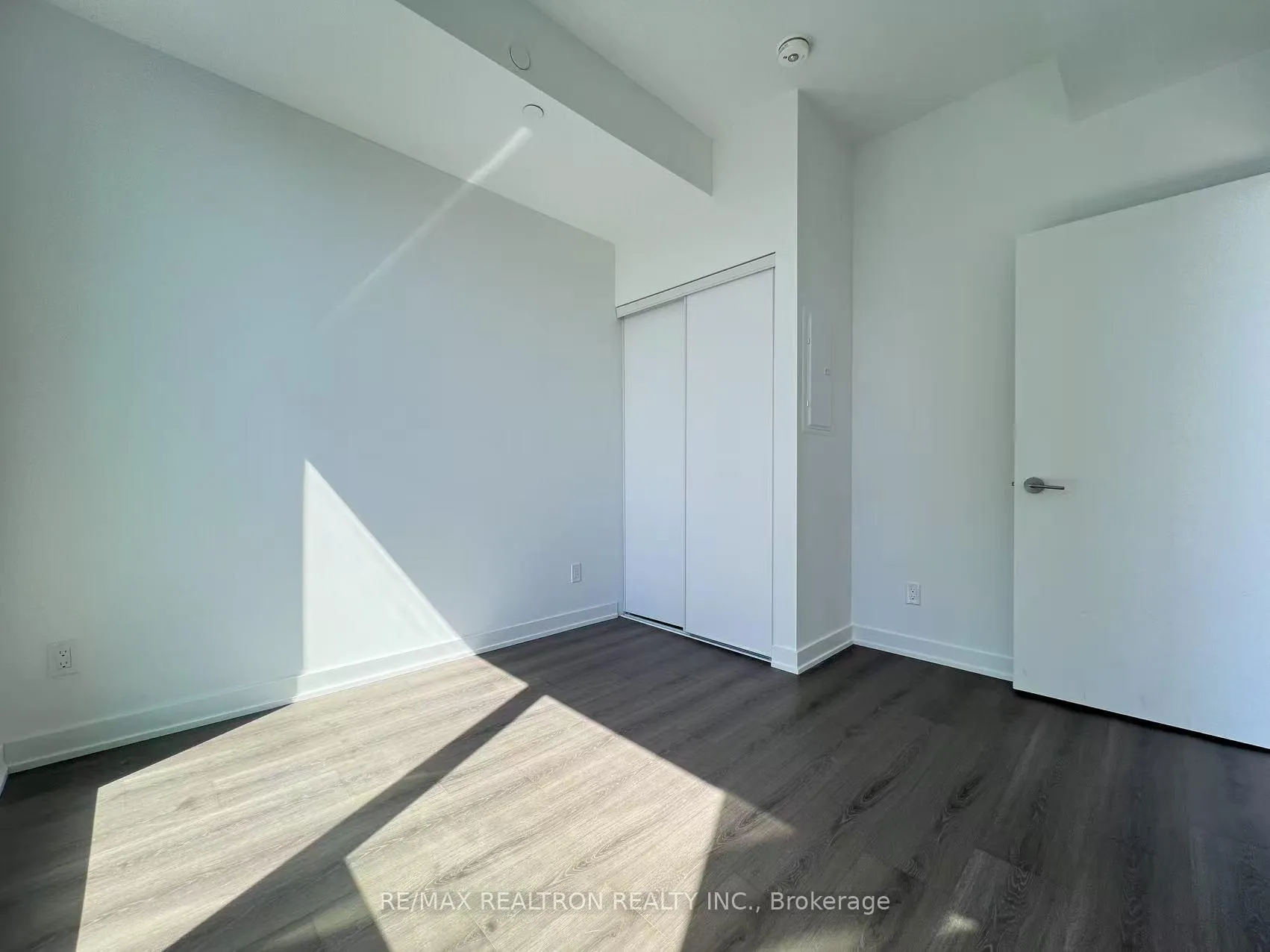 Photo 10 of Unit 3202, 8 Wellesley Street W, Toronto, Bay Street Corridor — HOMEH