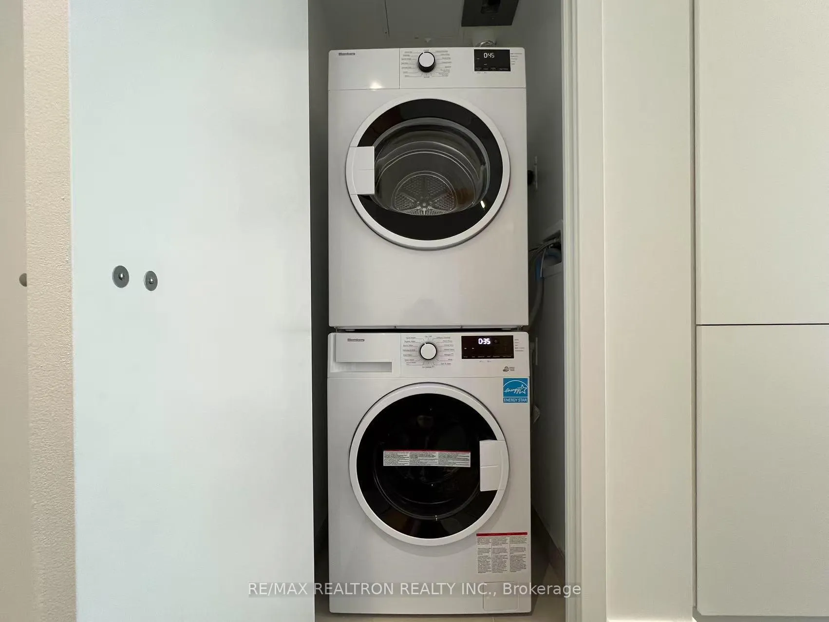 Photo 15 of Unit 3202, 8 Wellesley Street W, Toronto, Bay Street Corridor — HOMEH