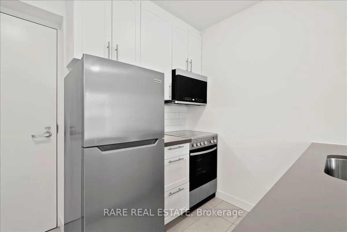 Photo 5 of Unit 106, 10 Garfella Drive, Etobicoke, West Humber-Clairville — HOMEH