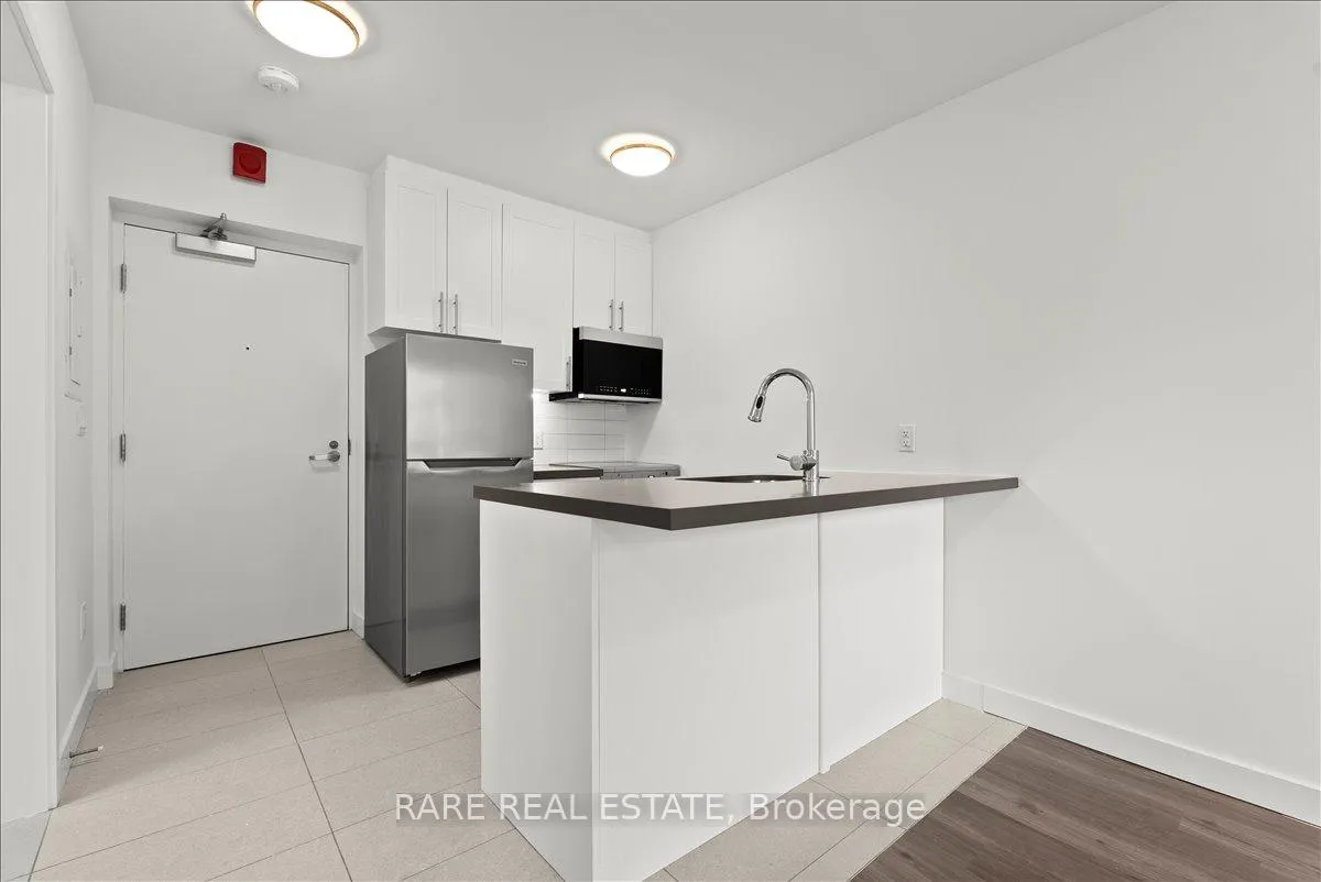 Photo 6 of Unit 106, 10 Garfella Drive, Etobicoke, West Humber-Clairville — HOMEH