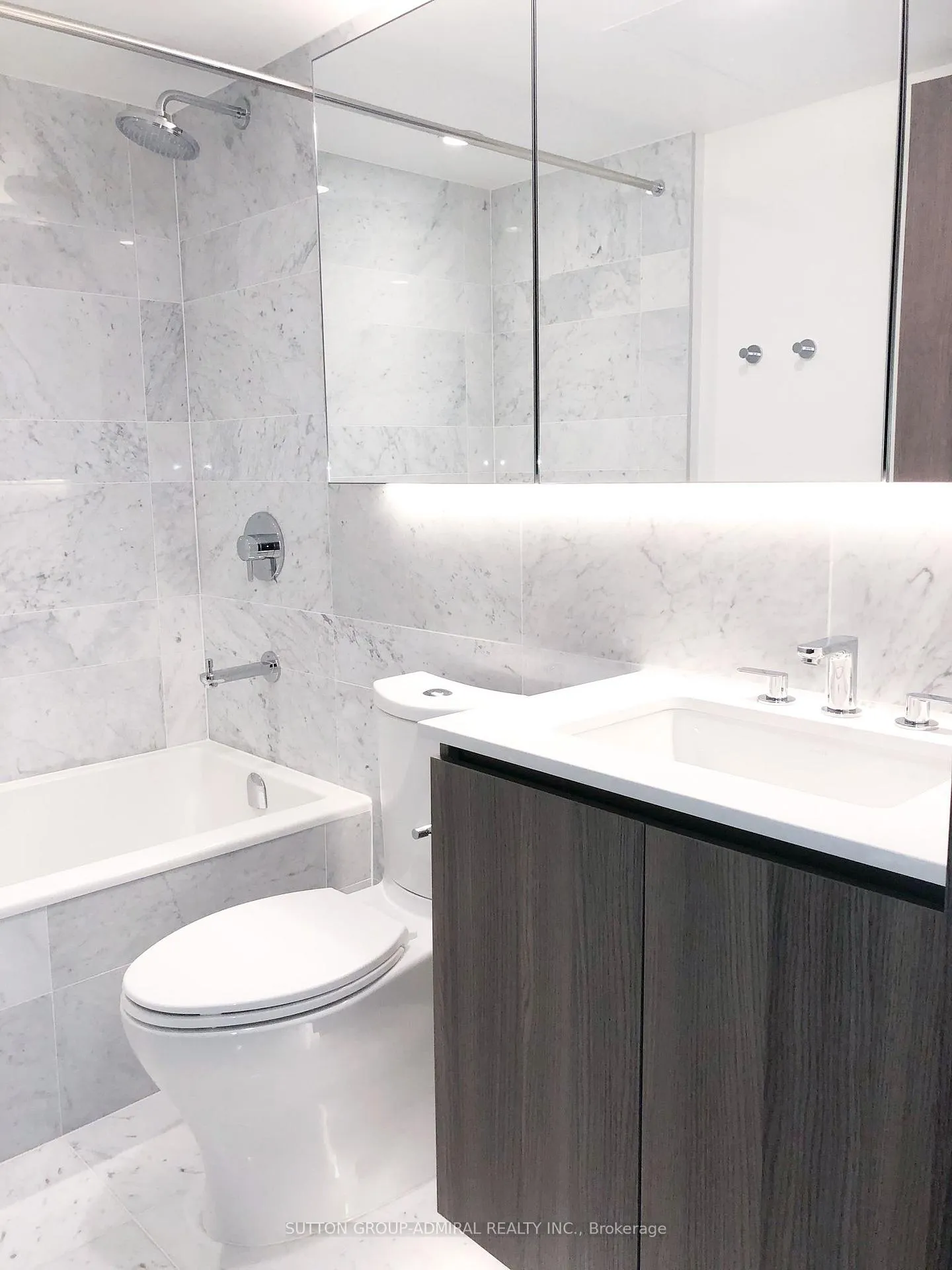 Photo 4 of Unit 1606, 19 Bathurst Street, Toronto, Waterfront Communities — HOMEH