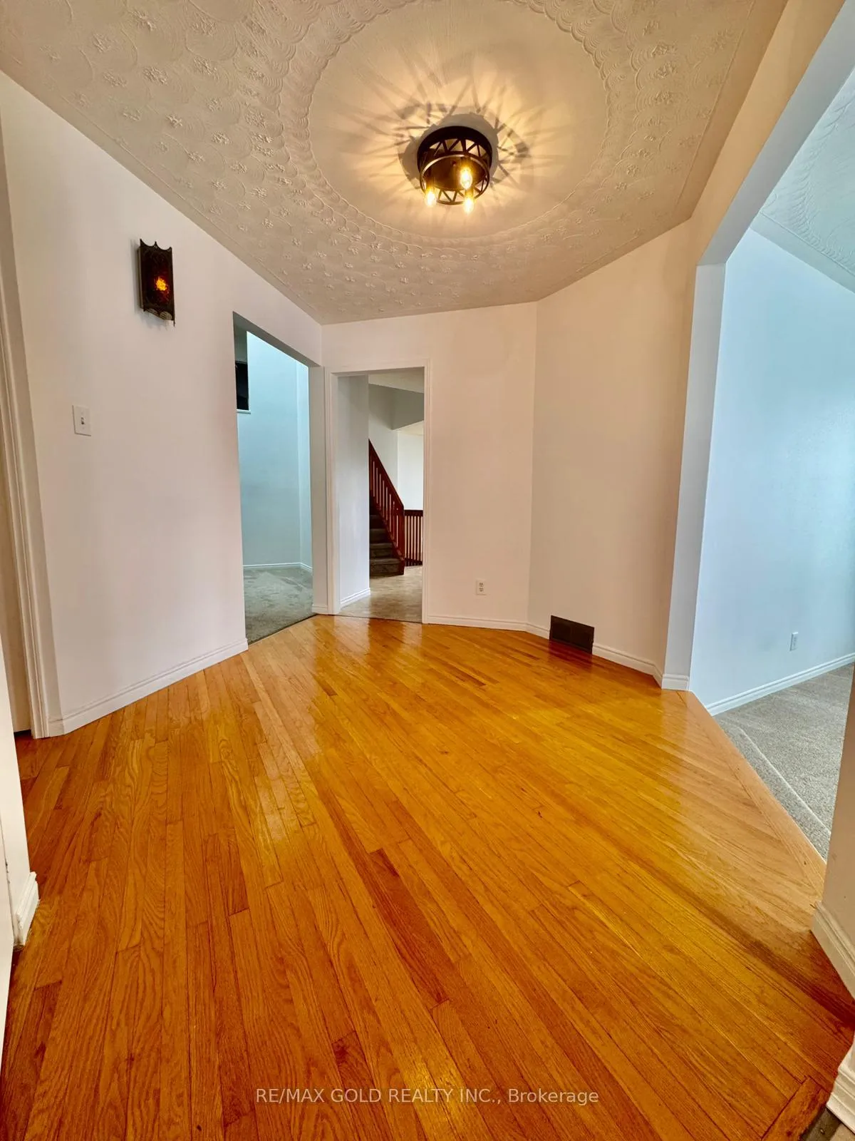 Photo 3 of 140 Dinison Crescent, Kitchener — HOMEH