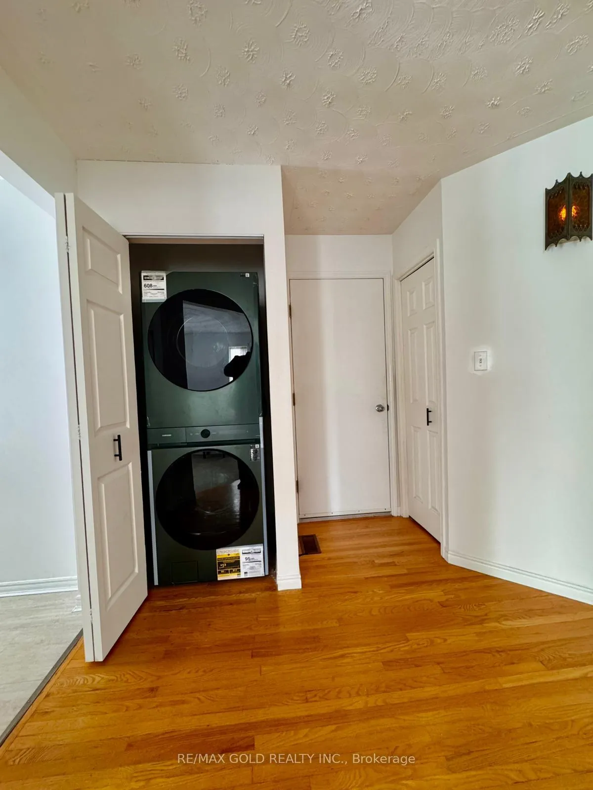 Photo 6 of 140 Dinison Crescent, Kitchener — HOMEH
