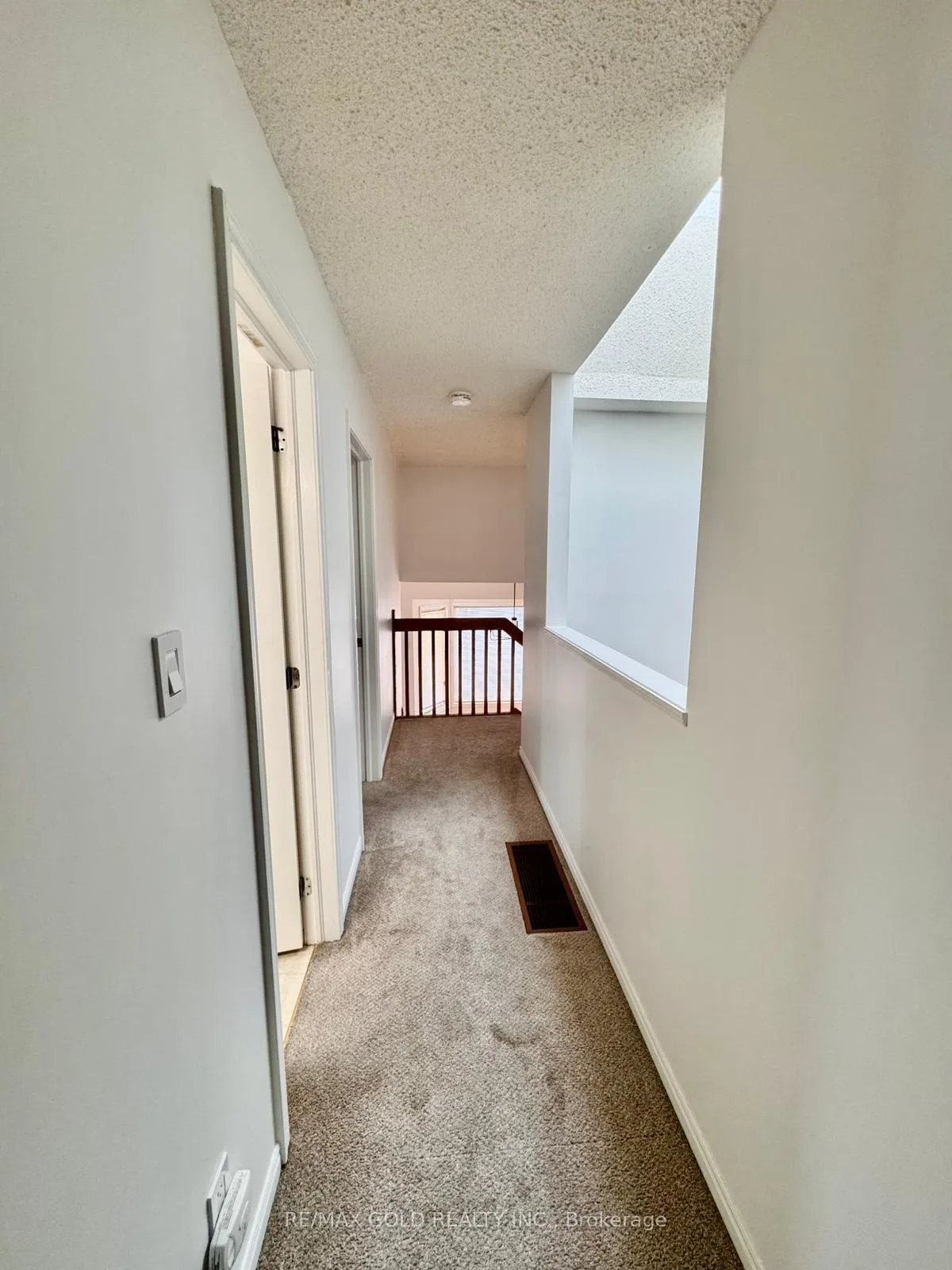 Photo 11 of 140 Dinison Crescent, Kitchener — HOMEH