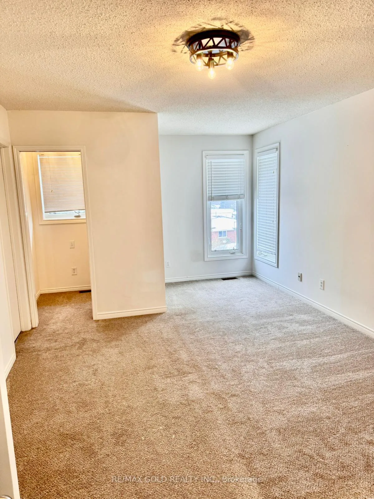 Photo 12 of 140 Dinison Crescent, Kitchener — HOMEH