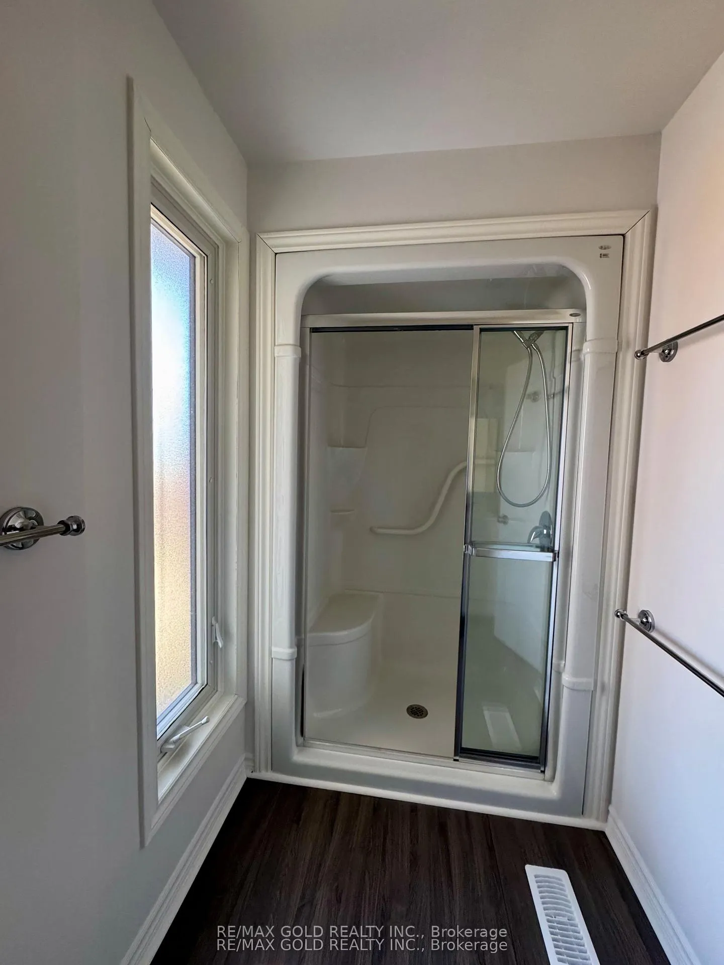 Photo 14 of 140 Dinison Crescent, Kitchener — HOMEH