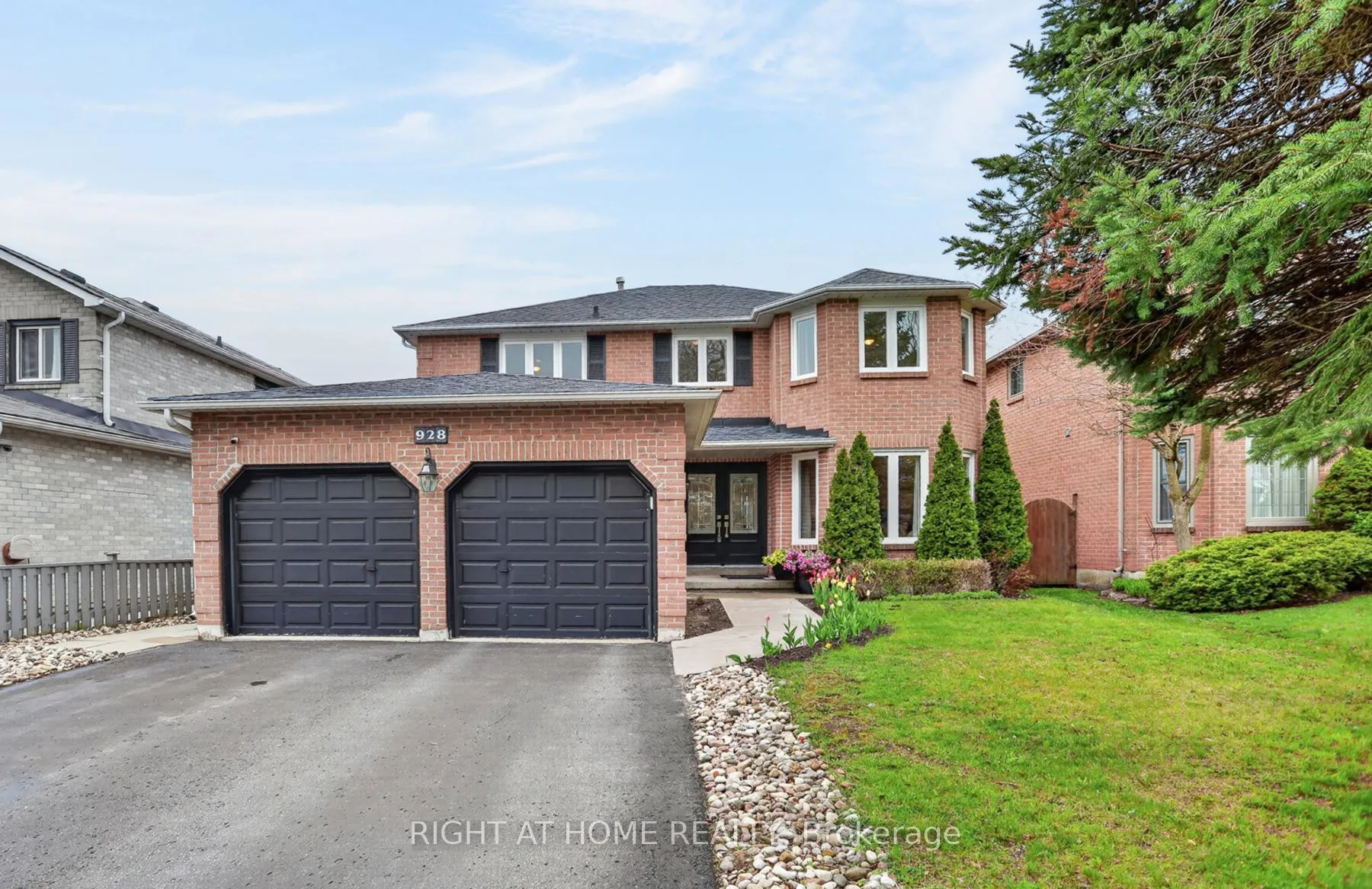 Photo 2 of 928 Snowbird Street, Oshawa, Northglen — HOMEH