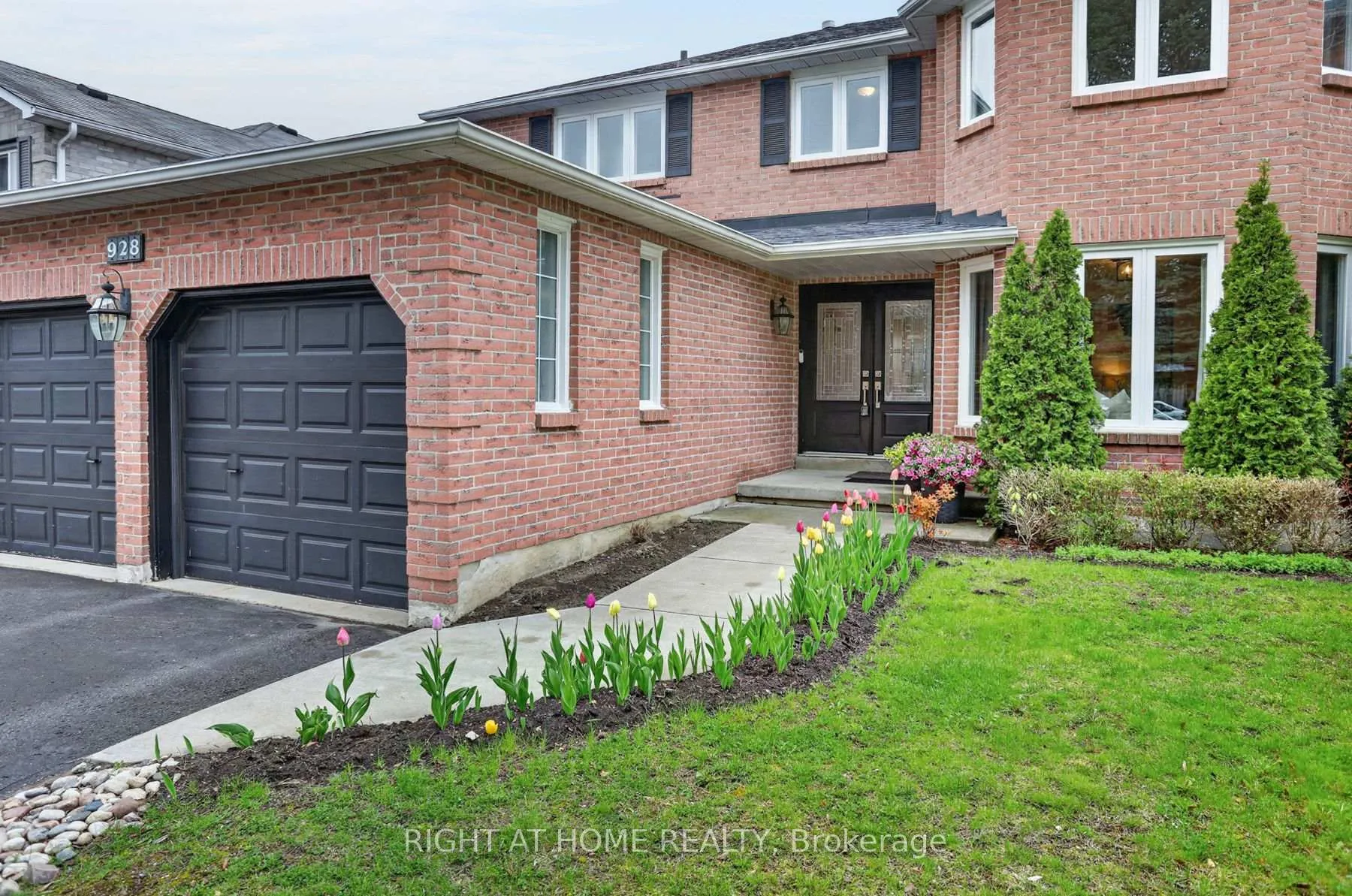 Photo 3 of 928 Snowbird Street, Oshawa, Northglen — HOMEH