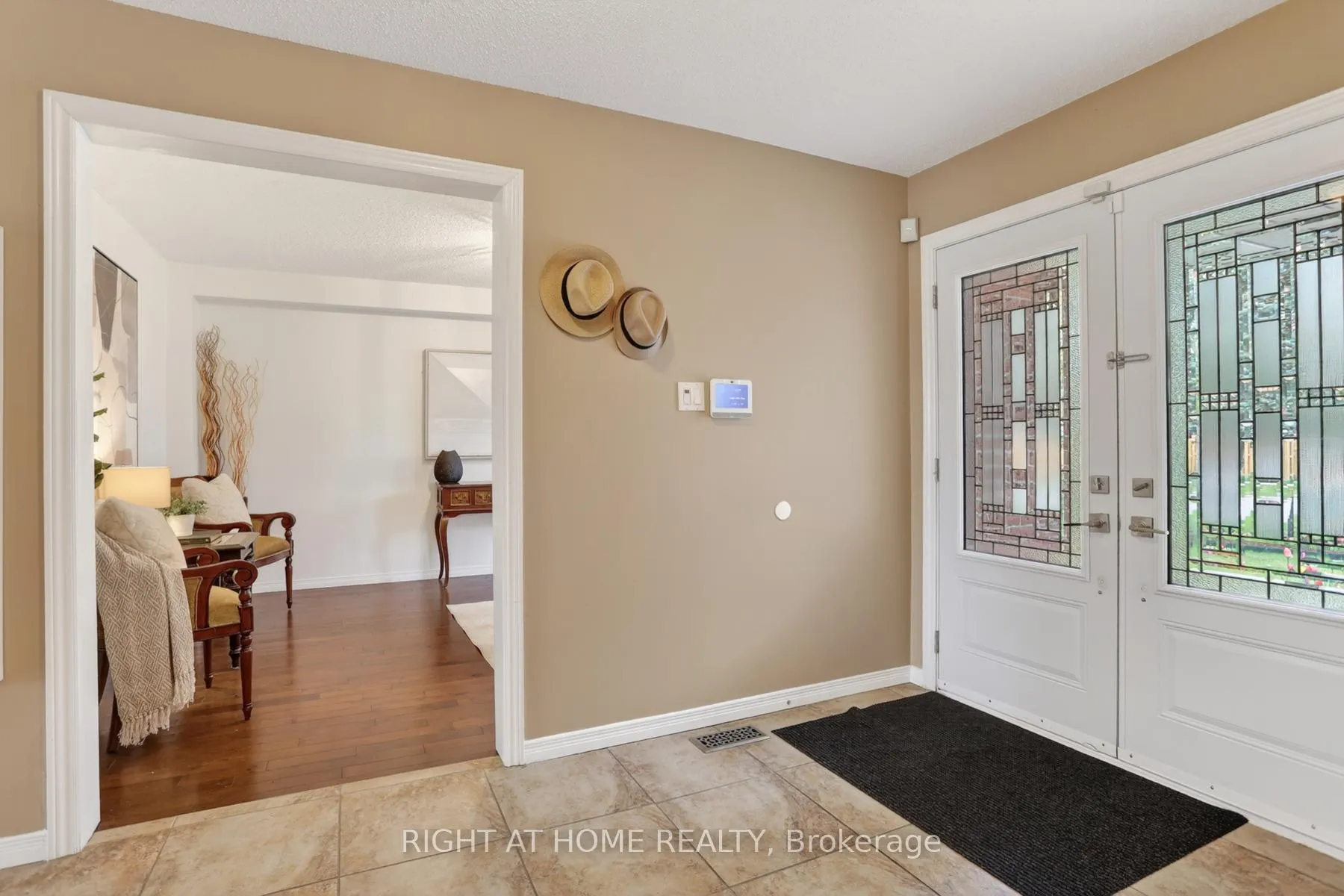 Photo 5 of 928 Snowbird Street, Oshawa, Northglen — HOMEH