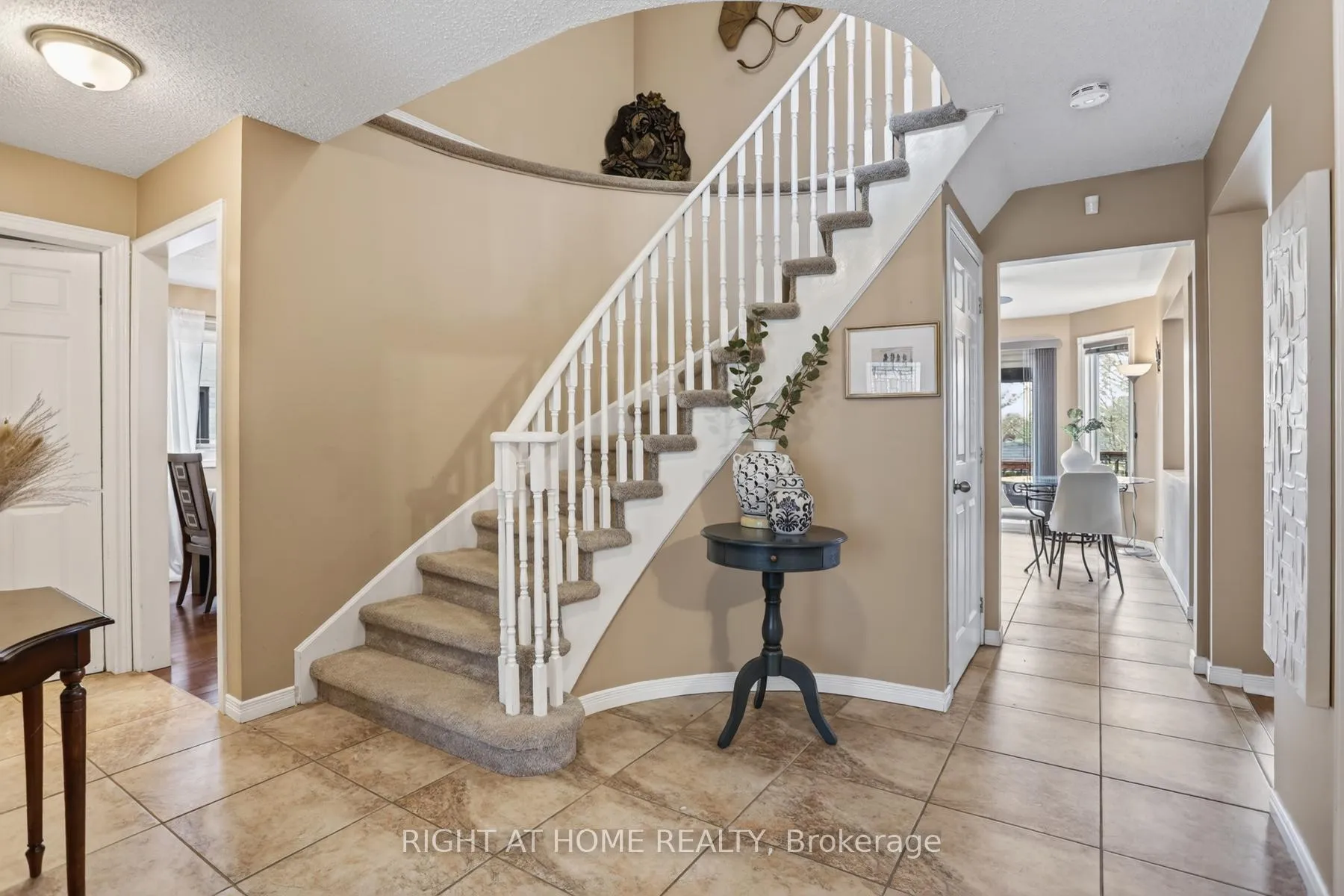 Photo 8 of 928 Snowbird Street, Oshawa, Northglen — HOMEH