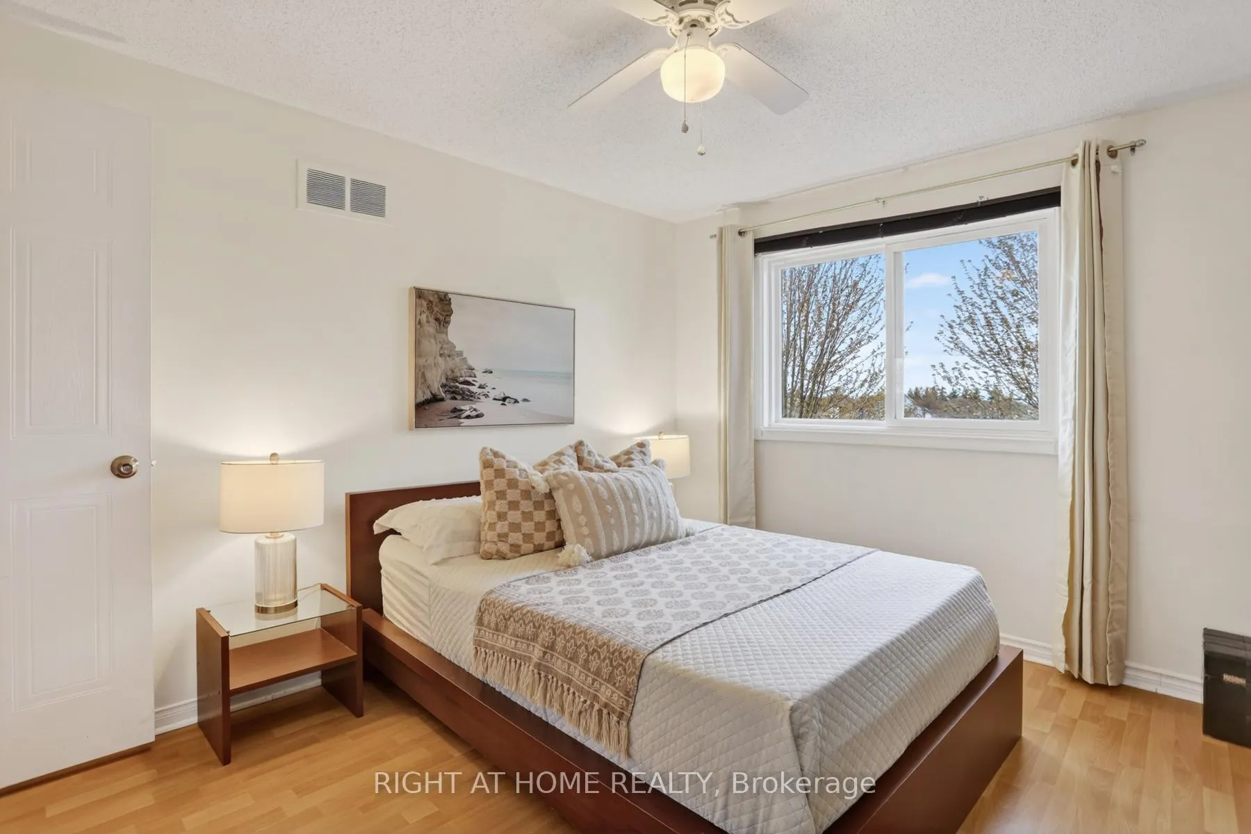 Photo 27 of 928 Snowbird Street, Oshawa, Northglen — HOMEH