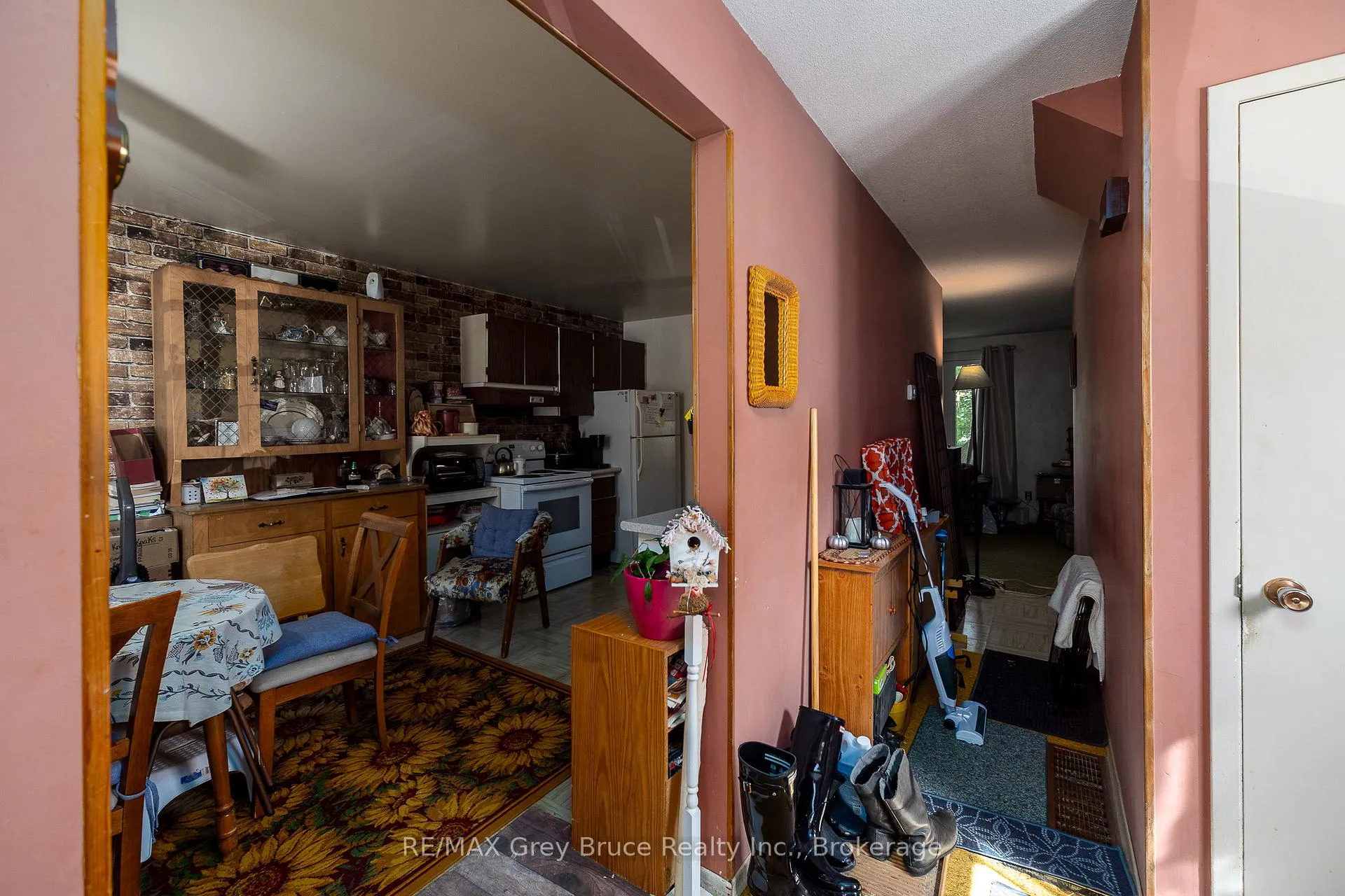 Photo 3 of 1068 11th Street E, Owen Sound — HOMEH