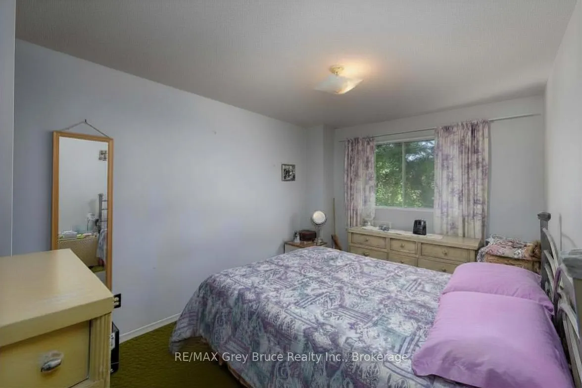 Photo 9 of 1068 11th Street E, Owen Sound — HOMEH