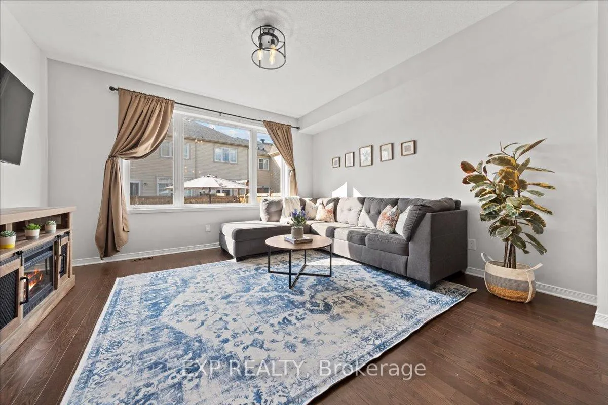 Photo 10 of 28 Hackney Private, Ottawa, Kanata - Emerald Meadows/Trailwest — HOMEH