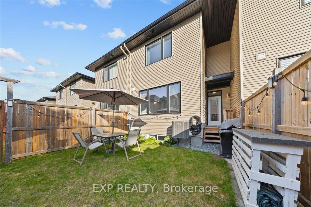 Photo 30 of 28 Hackney Private, Ottawa, Kanata - Emerald Meadows/Trailwest — HOMEH