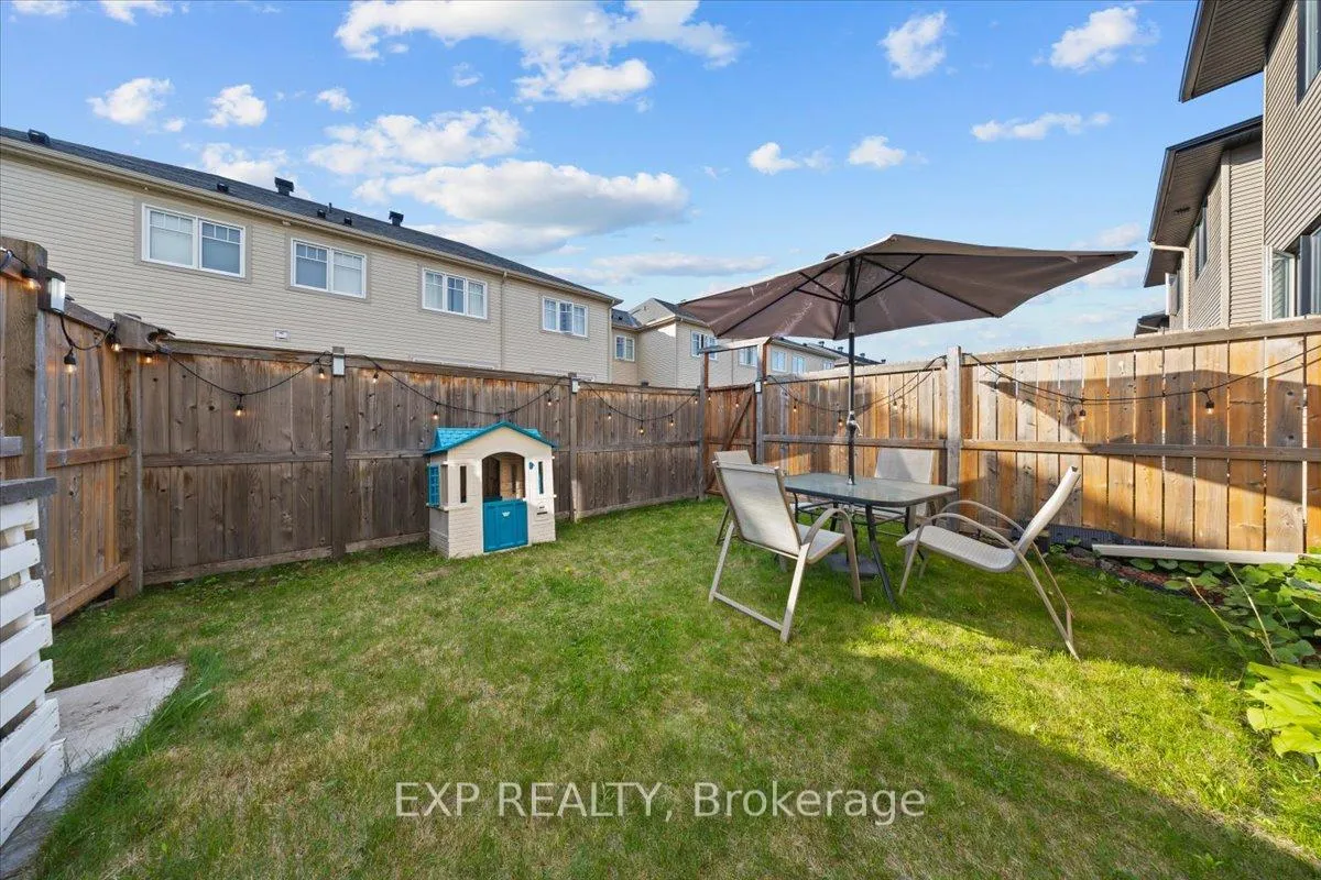Photo 33 of 28 Hackney Private, Ottawa, Kanata - Emerald Meadows/Trailwest — HOMEH