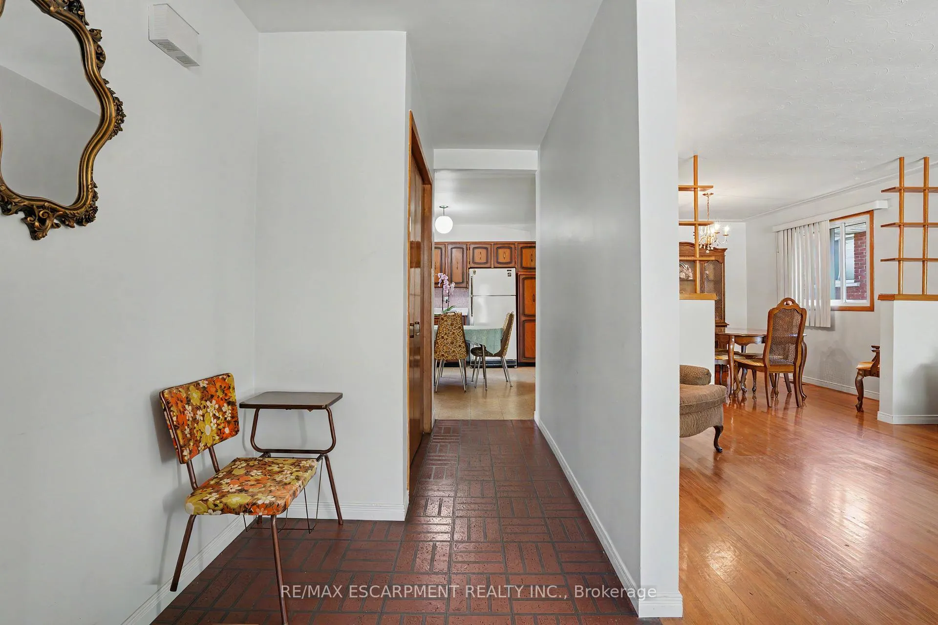 Photo 5 of 95 Fieldway Drive, Hamilton, Bruleville — HOMEH