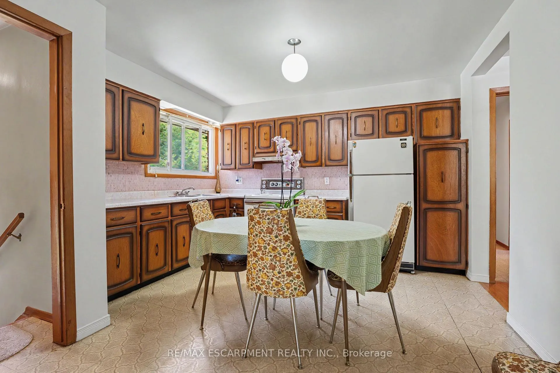 Photo 12 of 95 Fieldway Drive, Hamilton, Bruleville — HOMEH
