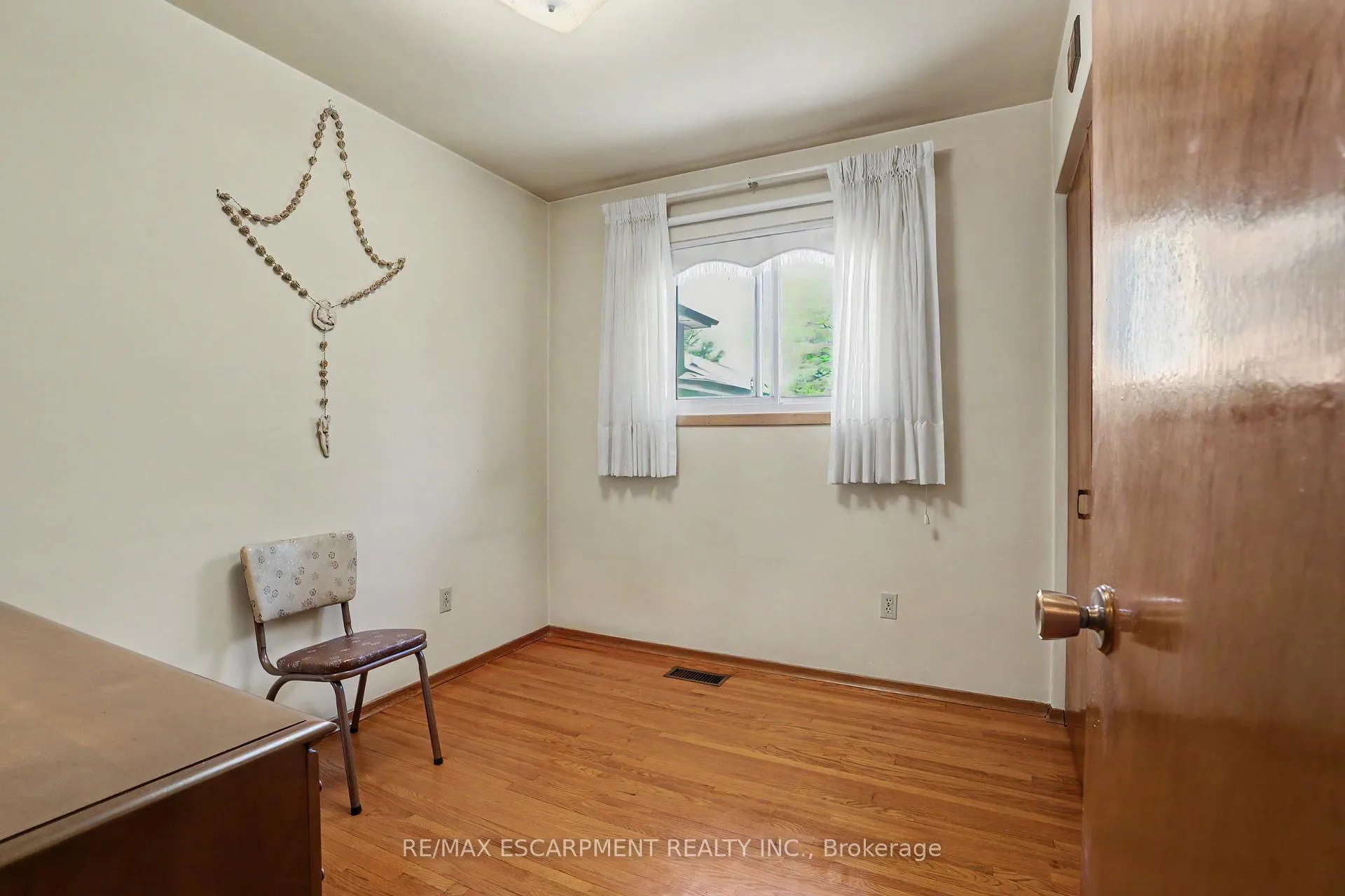 Photo 14 of 95 Fieldway Drive, Hamilton, Bruleville — HOMEH