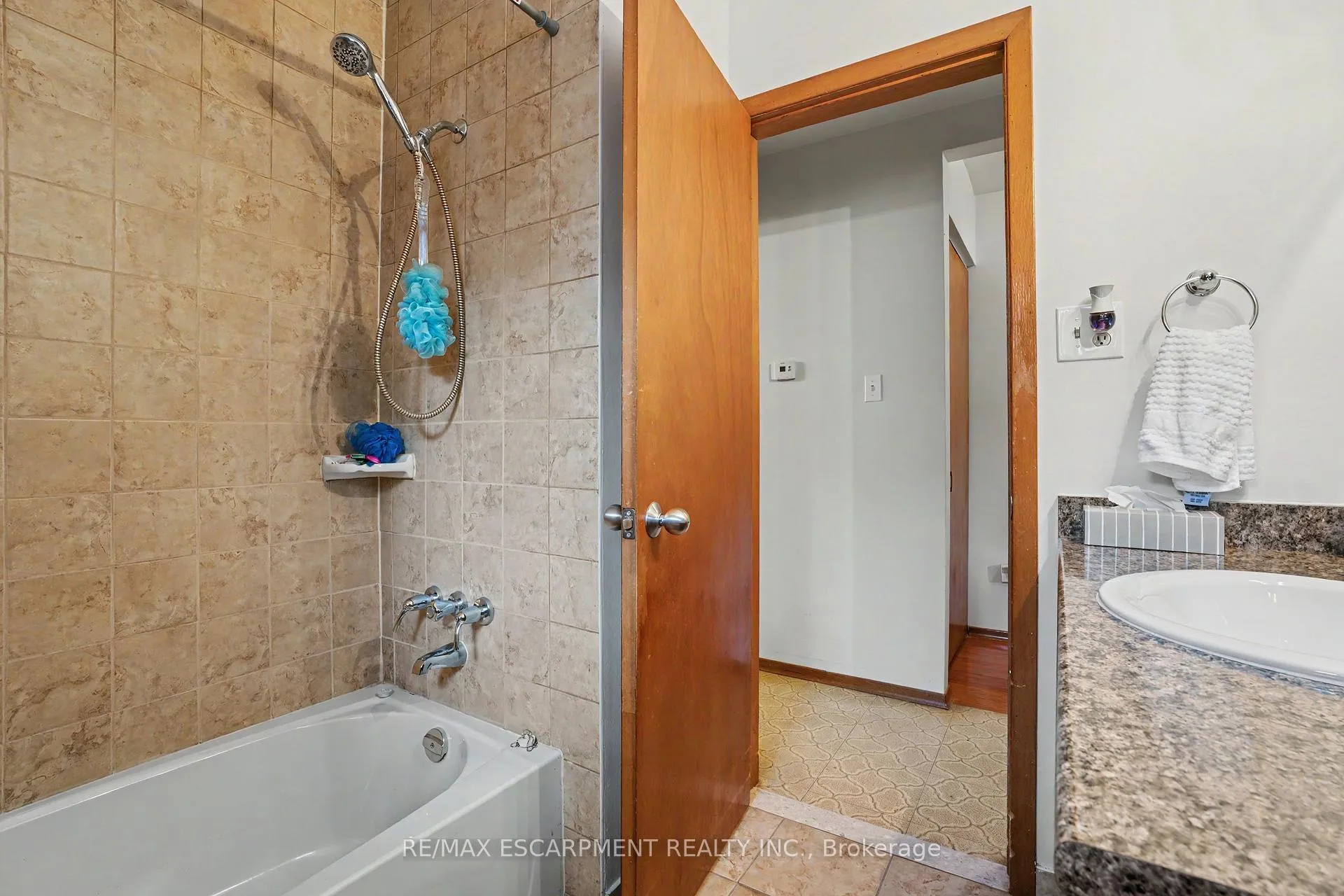 Photo 20 of 95 Fieldway Drive, Hamilton, Bruleville — HOMEH