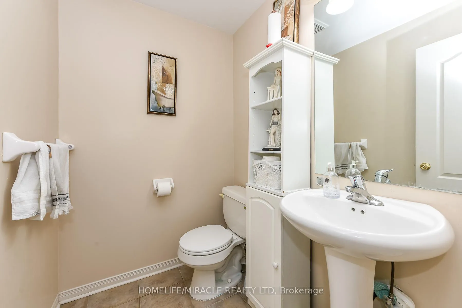 Photo 6 of 23 Roundstone Drive, Brampton, Credit Valley — HOMEH
