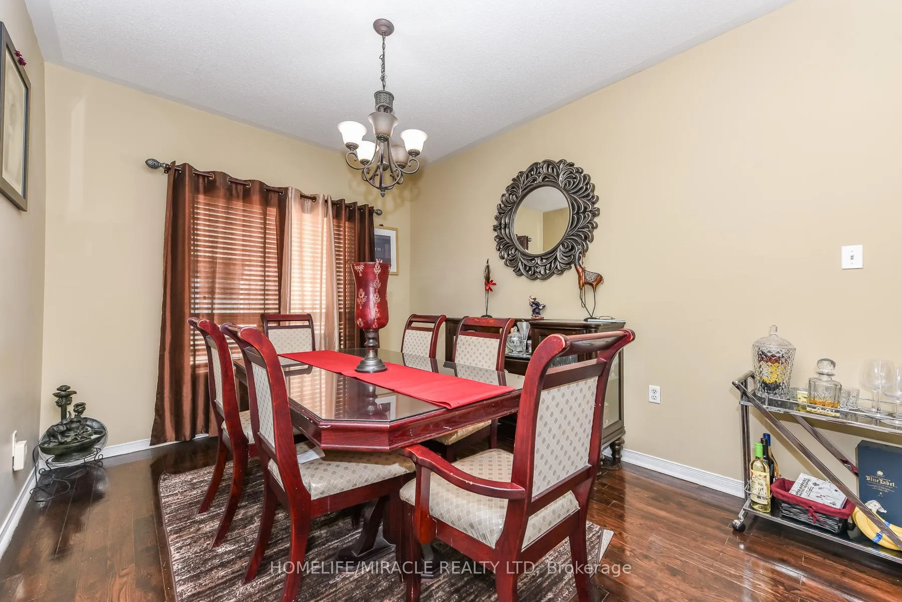 Photo 7 of 23 Roundstone Drive, Brampton, Credit Valley — HOMEH