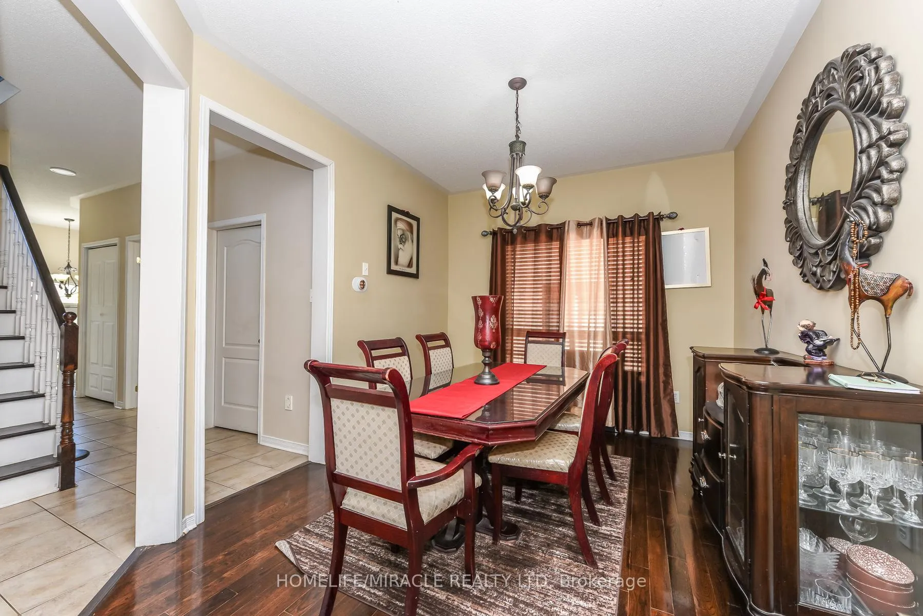 Photo 8 of 23 Roundstone Drive, Brampton, Credit Valley — HOMEH